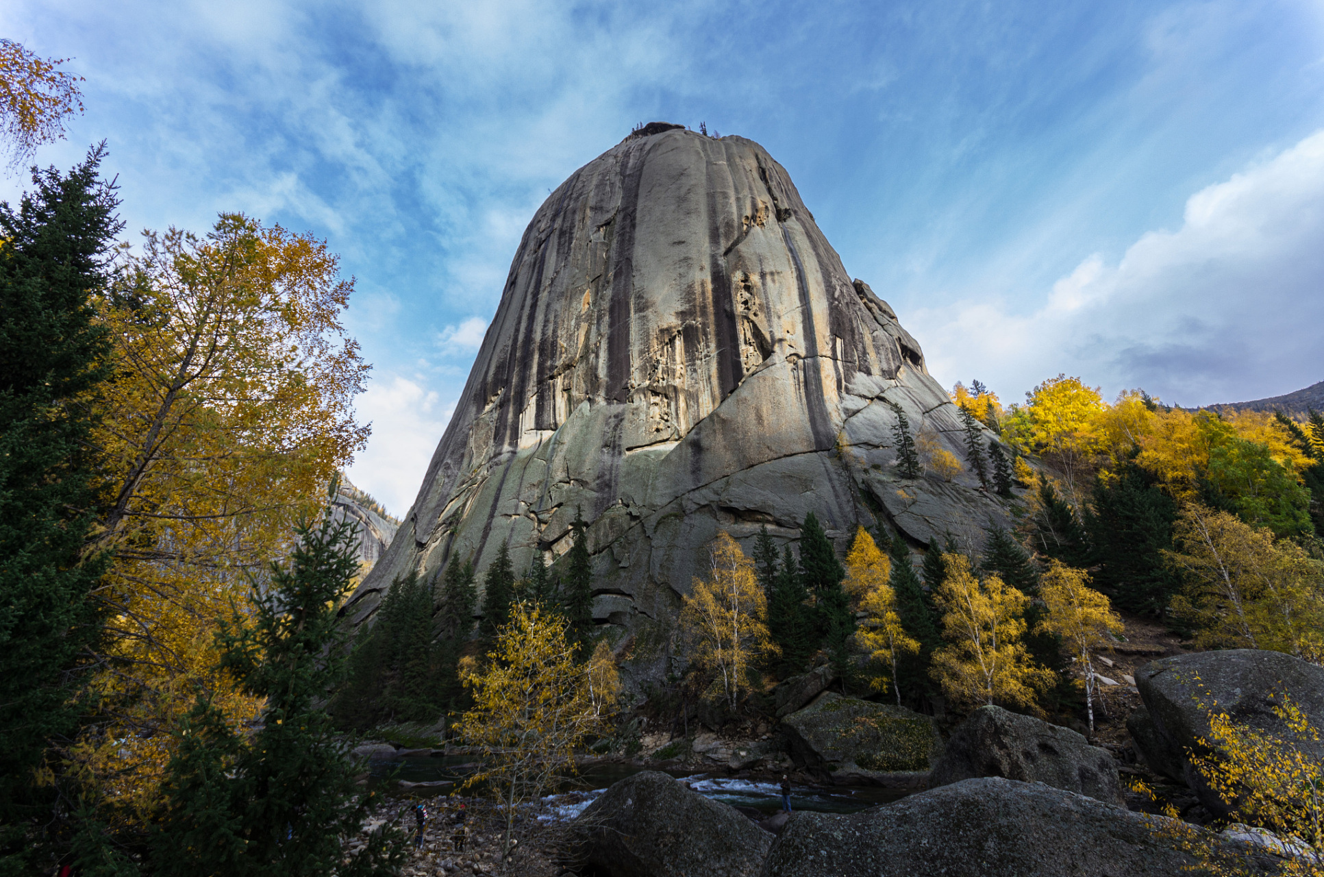 山石奇特,形态各异的美景等你来发现.
