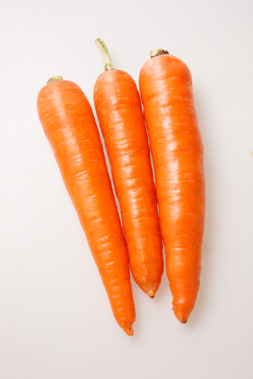 胡萝卜选购:个头与颜色很重要  胡萝卜是我们生活中一种很常见的营养