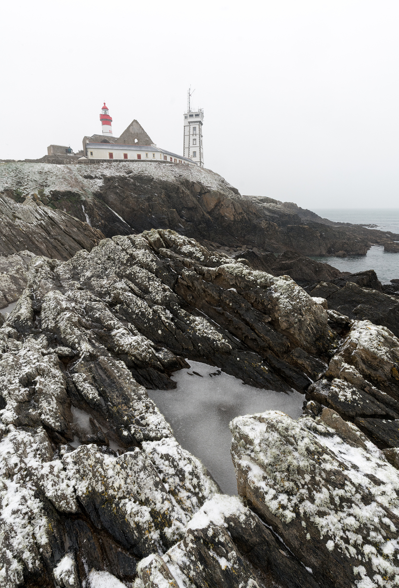 夏日慢慢游# 旅顺东鸡冠山,这座壮丽的山峰,以其独特的历史背景和