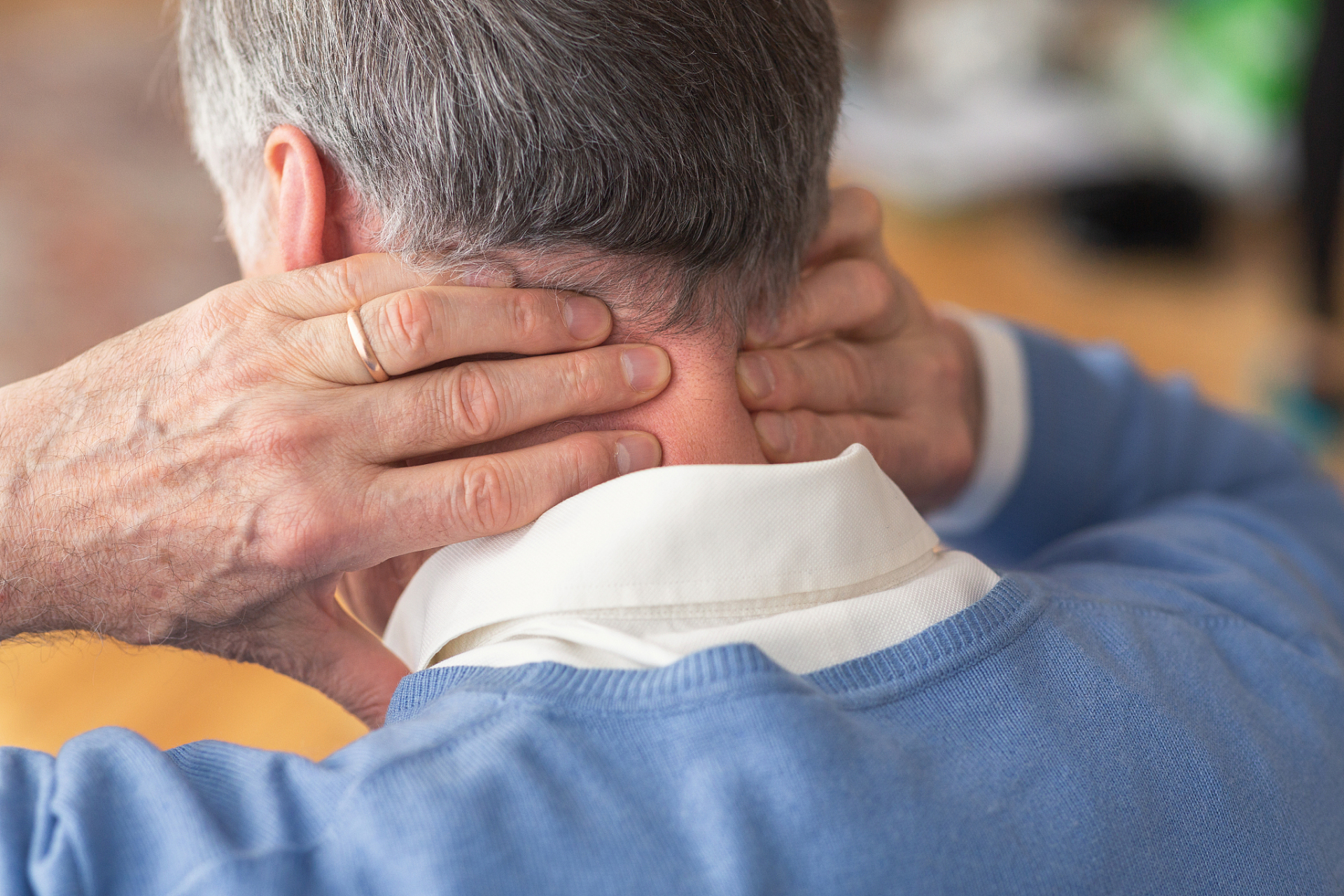 老年人为什么易出现颈,腰椎疼痛?