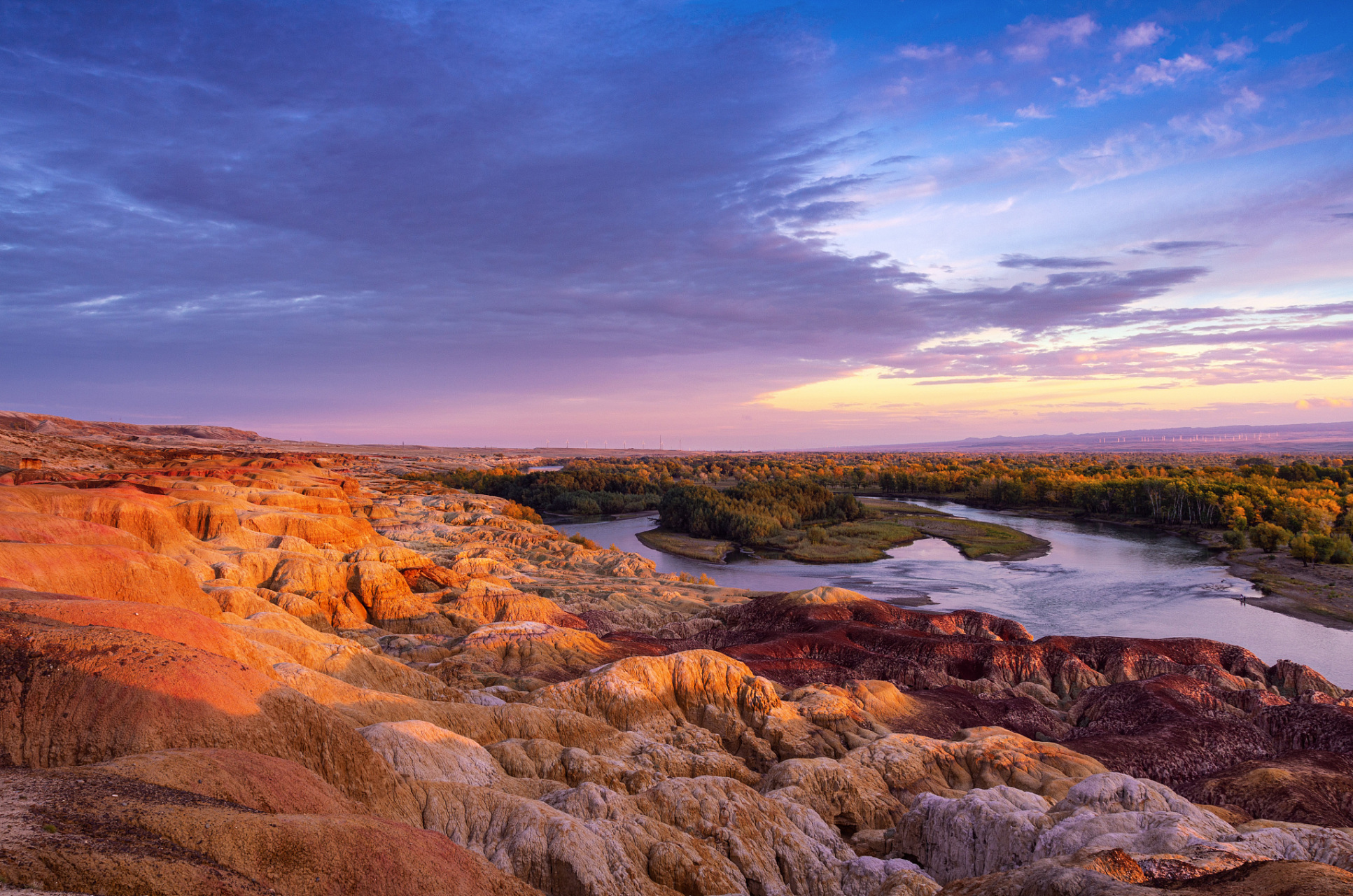 旅行中的治愈日常# 五彩滩位于新疆北端,属阿勒泰地区,布尔津县境内