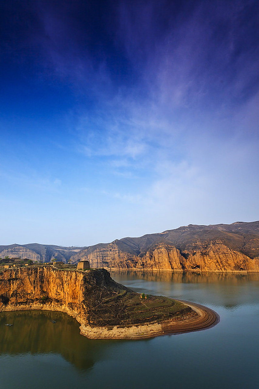 黄河风景名胜区位于河南省省会郑州市西北20公里处黄河之滨,南依巍巍