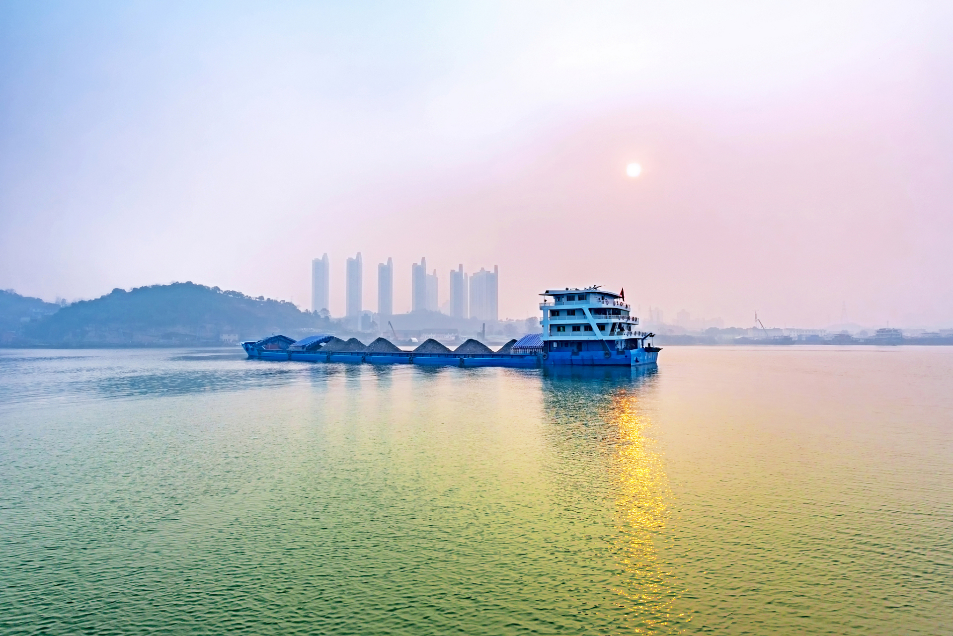 常德柳叶湖旅游度假区以其独特的吸引力,融合了美丽迷人的湖边沙滩