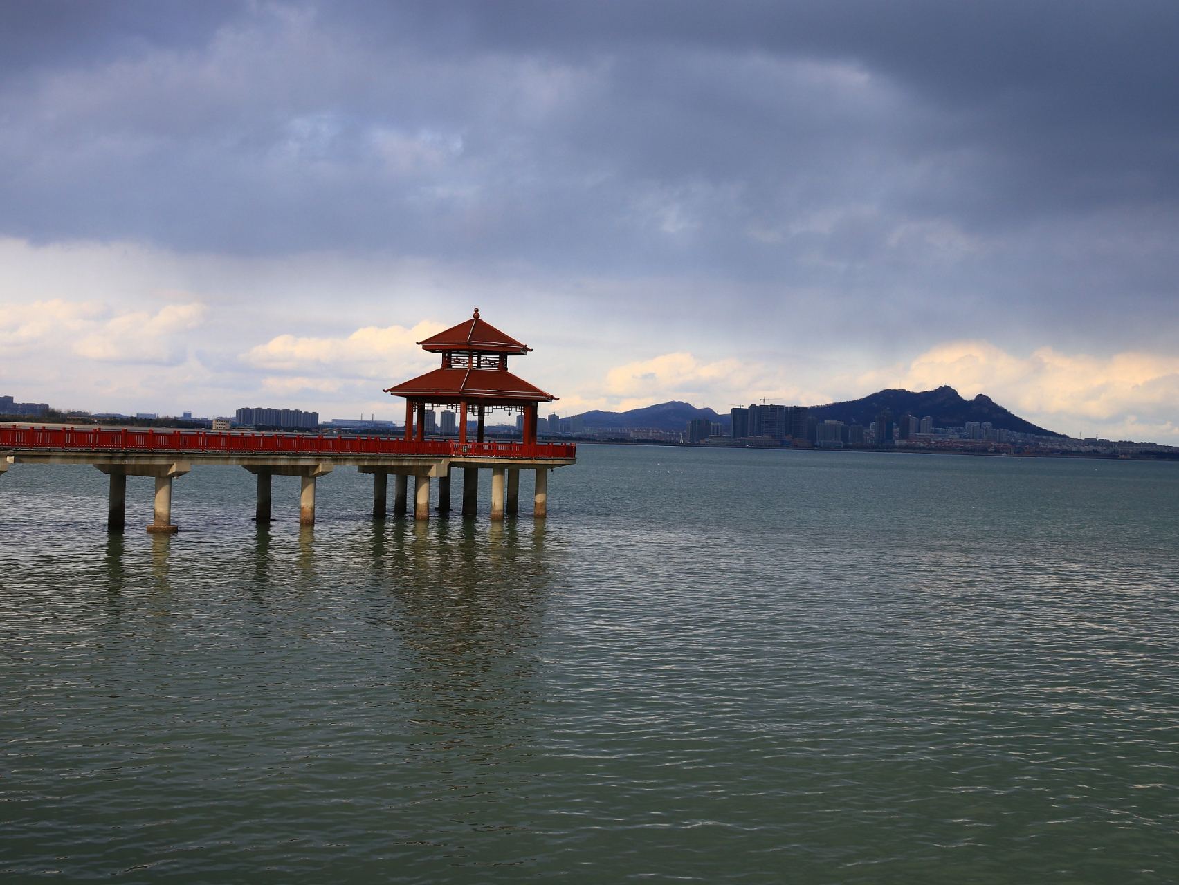 青岛旅游攻略必去景点推荐  11566八大关: 地址:青岛市市南区汇泉