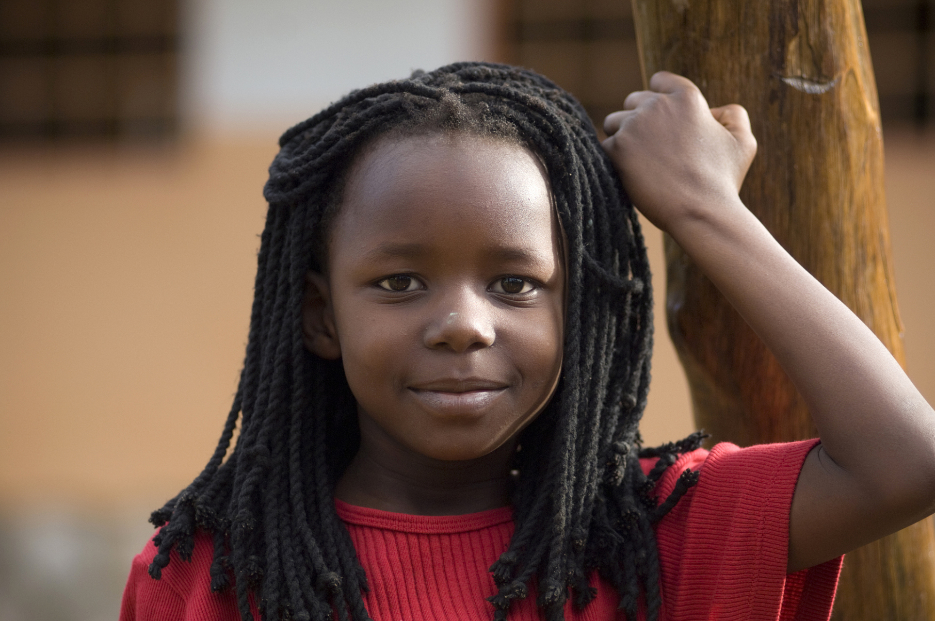 女孩说:一个非洲小孩死掉了,我们一定要做点什么 有个小女孩叫做