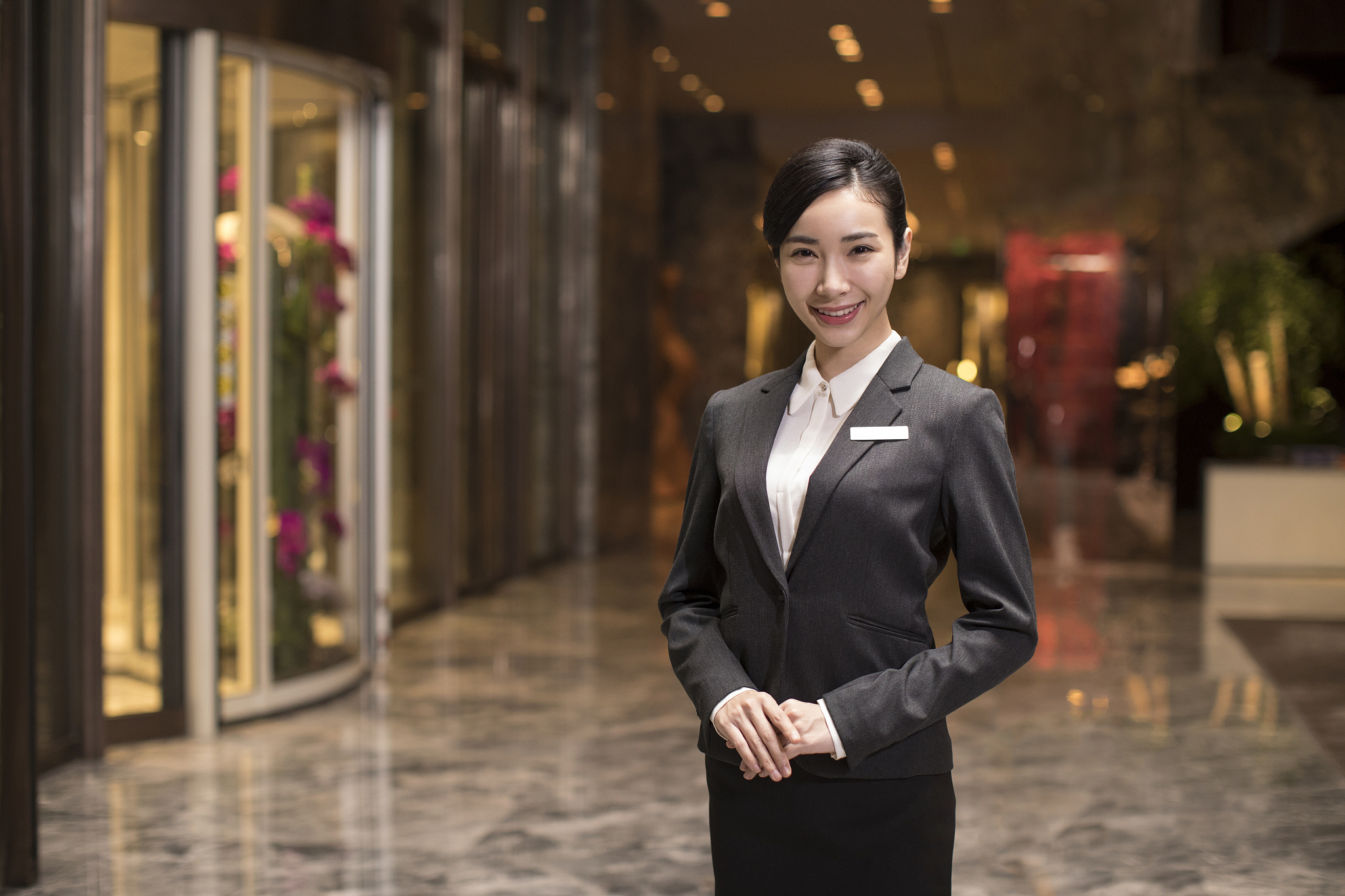 服务人员婚宴厅女员工张肖女工行长图片酒店女主管照片艺术馆服务人员