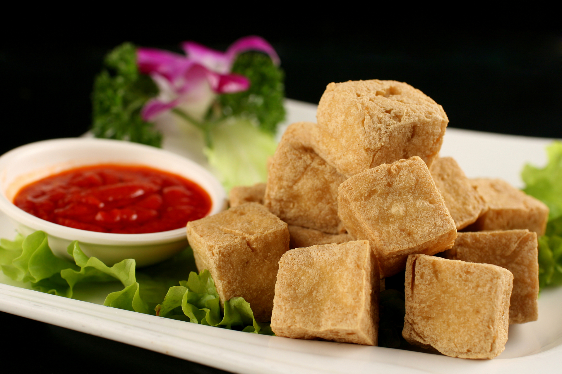 水务局回应两女子江边放生鱼豆腐# 这个操作着实让人摸不着头脑,放生