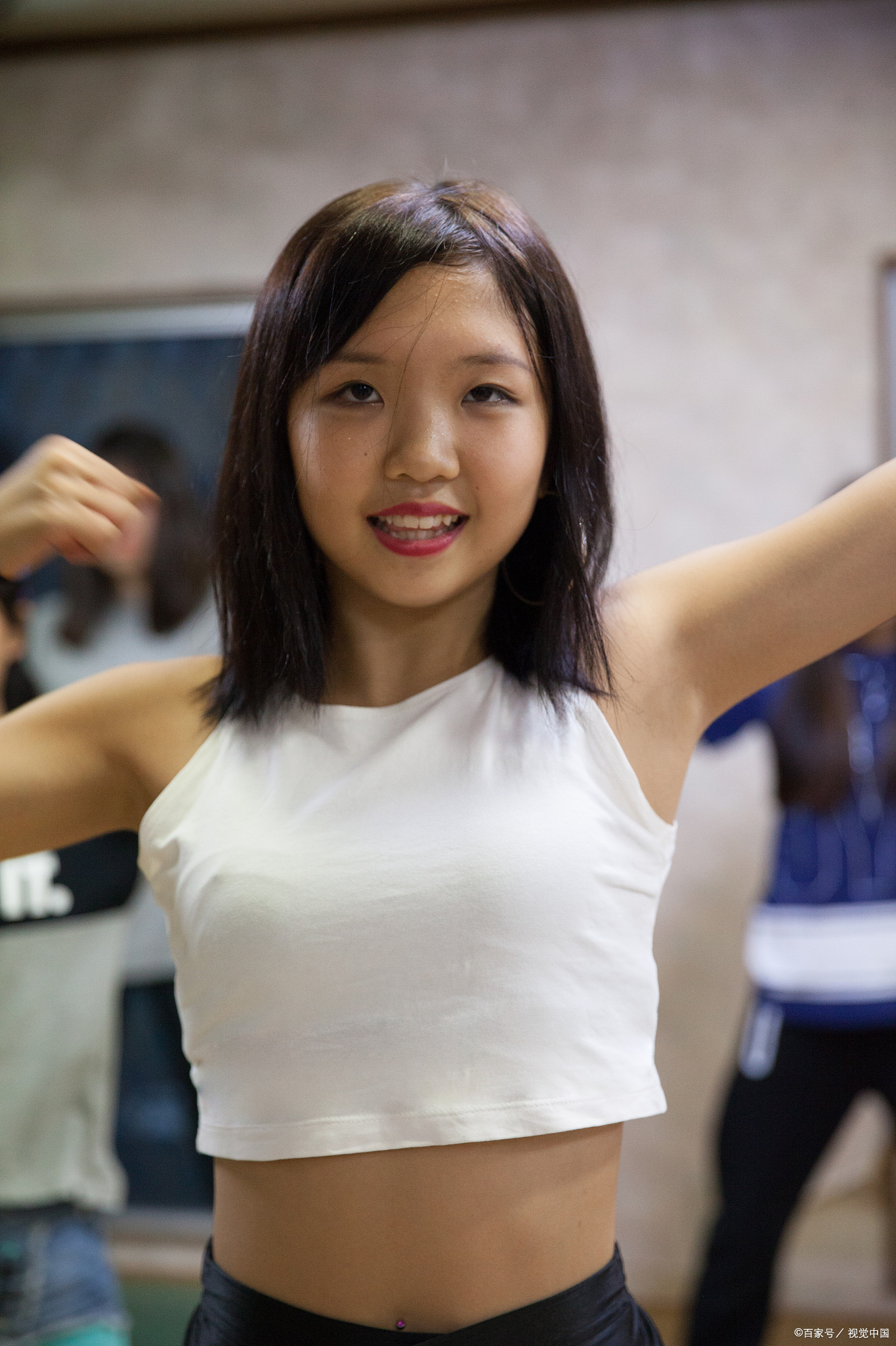 性早熟的表现主要包括以下几点: