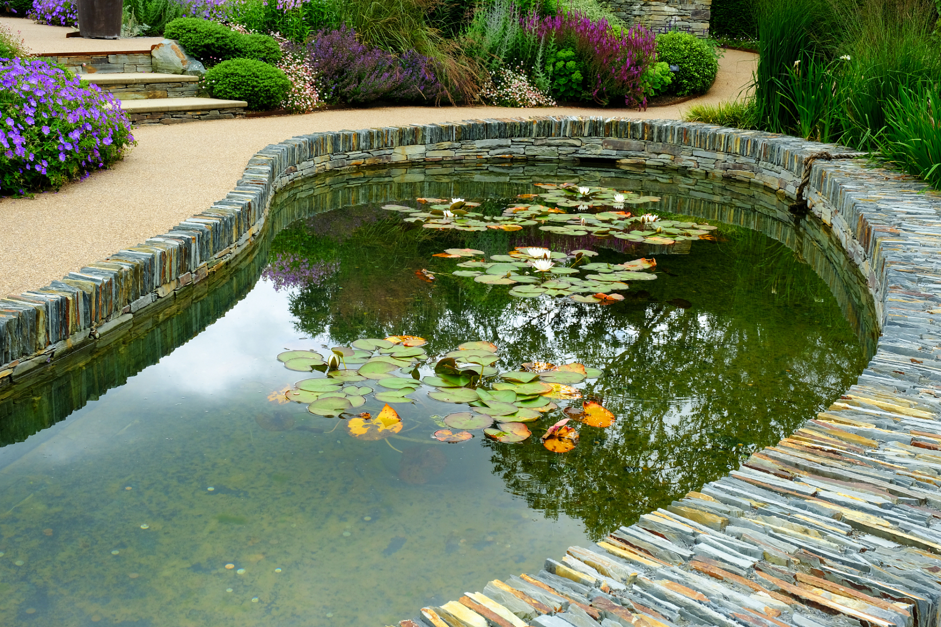 寻找百度ai写手计划# 风水是人与自然和谐统一的学问,是东方人居环境