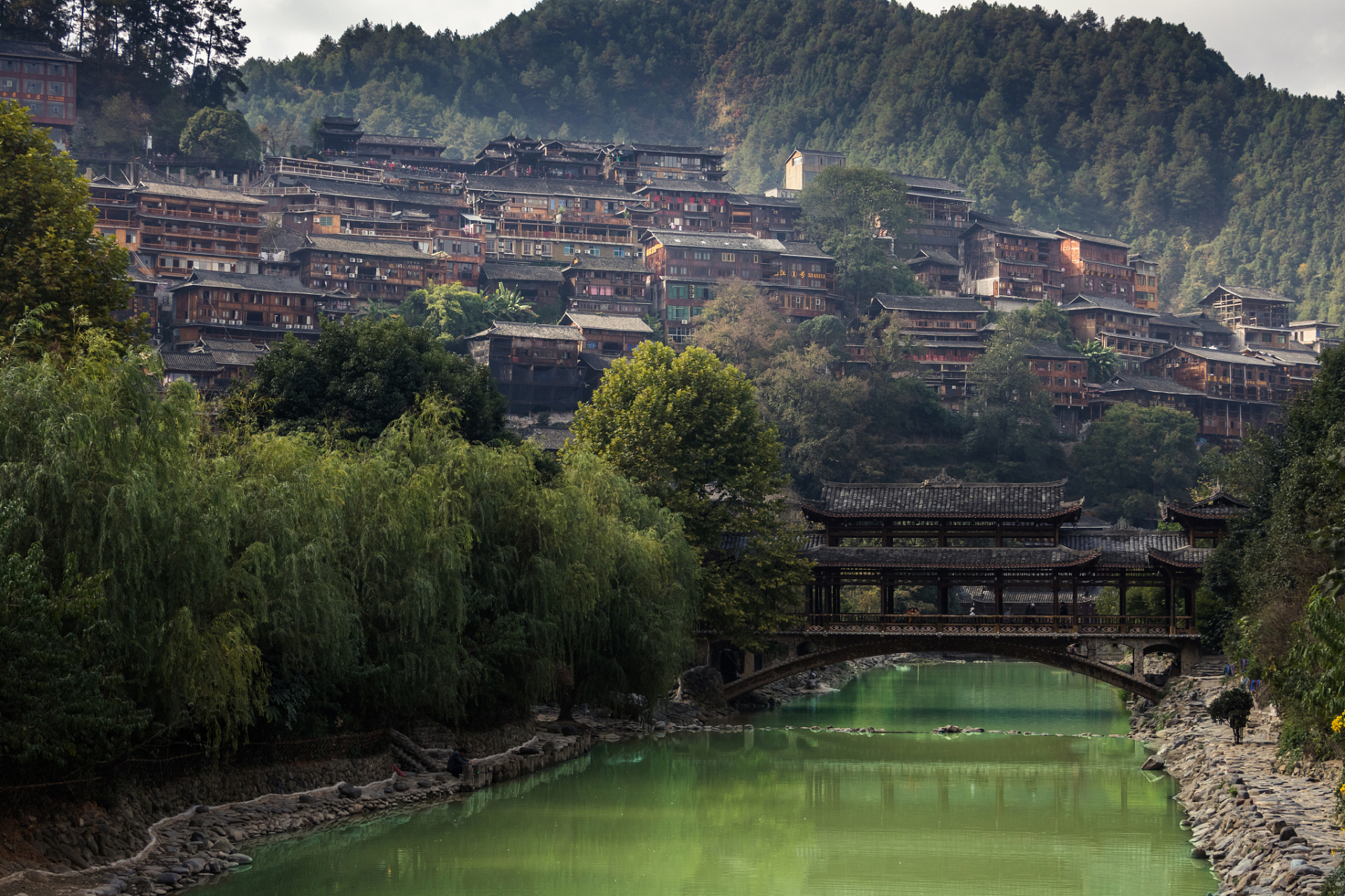 湖南大山里,发现一座苗寨,古代躲避战乱而来:如今成了世外桃源