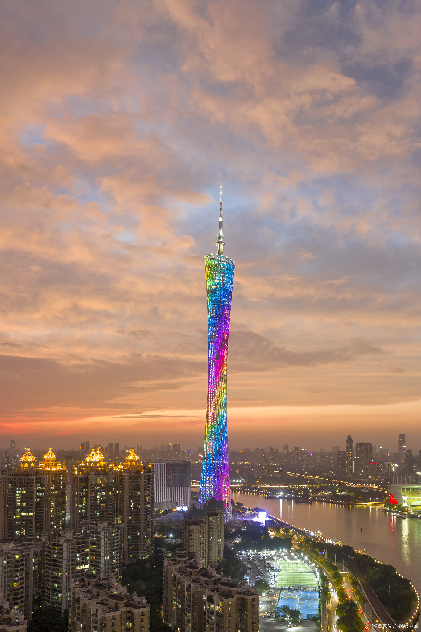 "小蛮腰"是广州塔的昵称,以其独特的造型和标志性地位而广受欢迎.