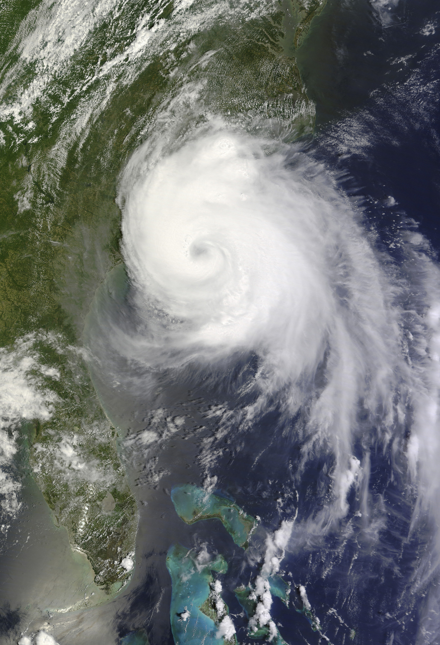 台风卡努,又转向了!  台风卡努的走势,更是令人捉摸不透!