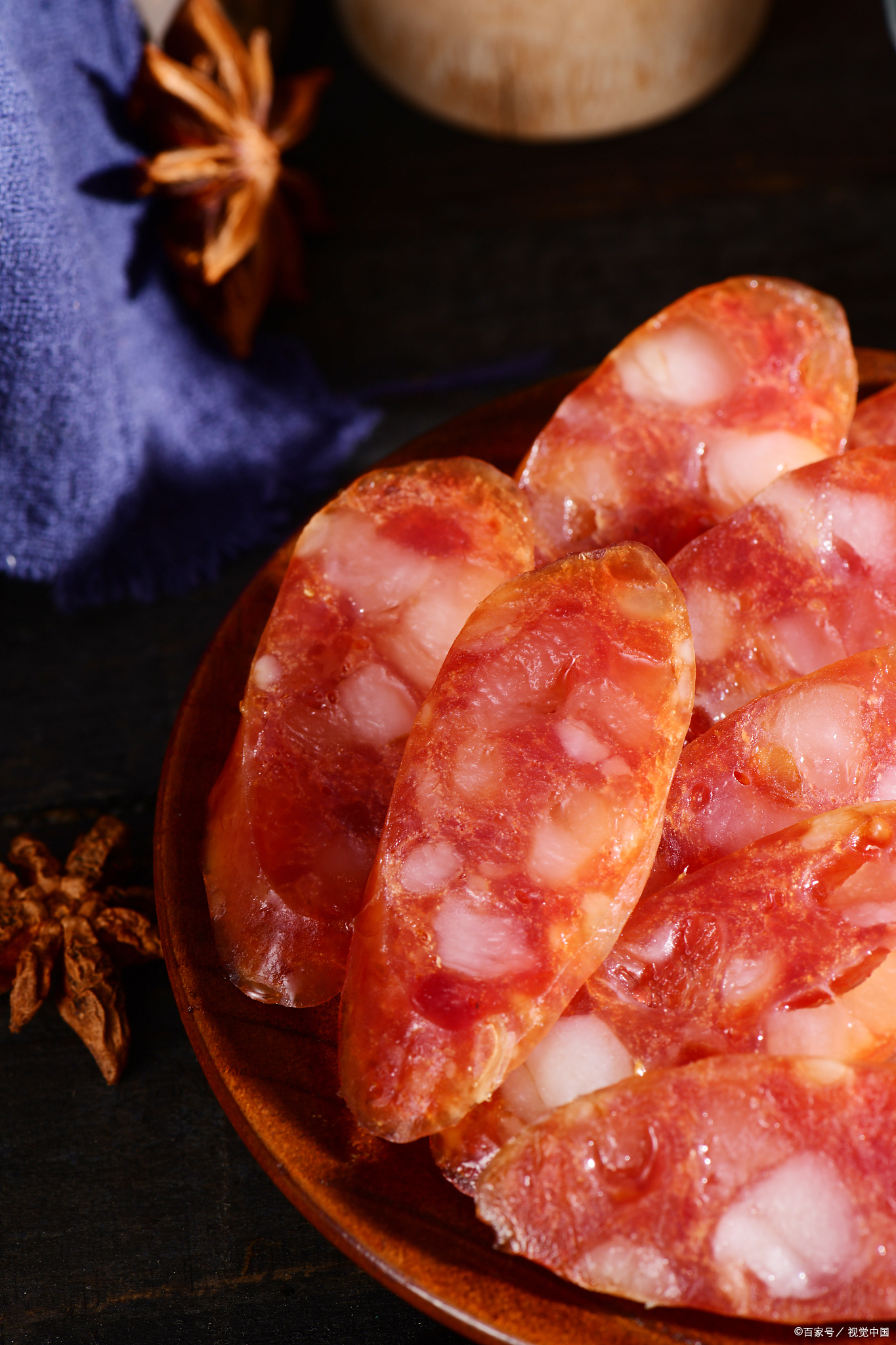 北京特色蛋清肠原来是这样制作的,方法很简单,北京人儿时的味道