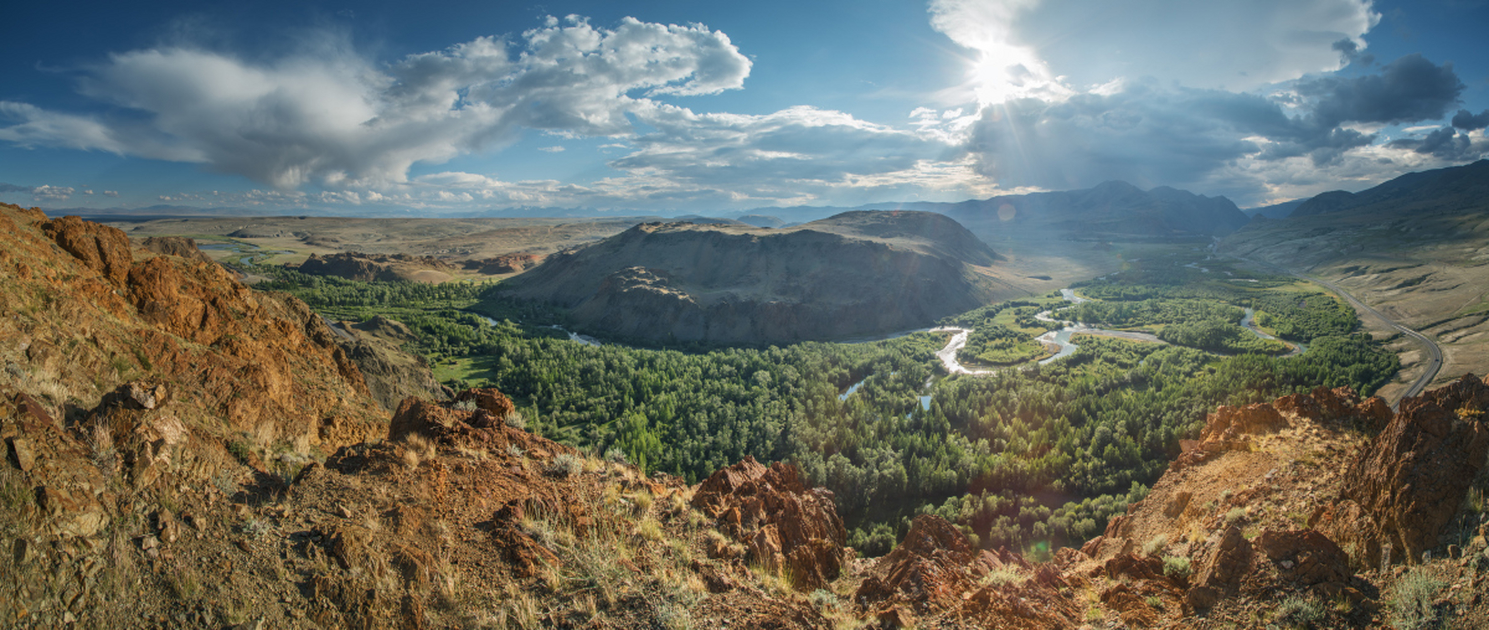 阿巴拉契亚山脉,是一座宛如诗意般的自然奇观,它傲然屹立在大地之上