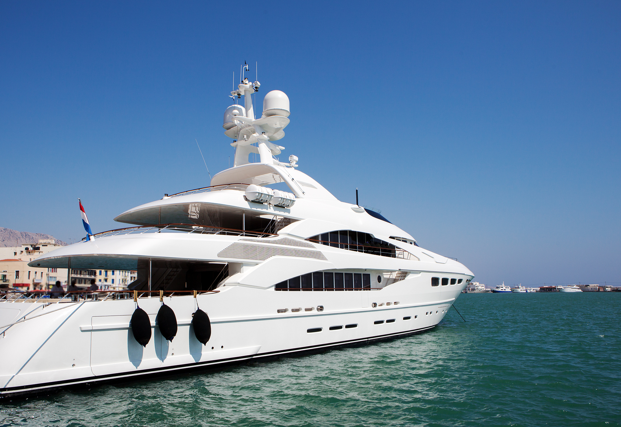 青岛西海岸的游艇出海,奢华超自由!