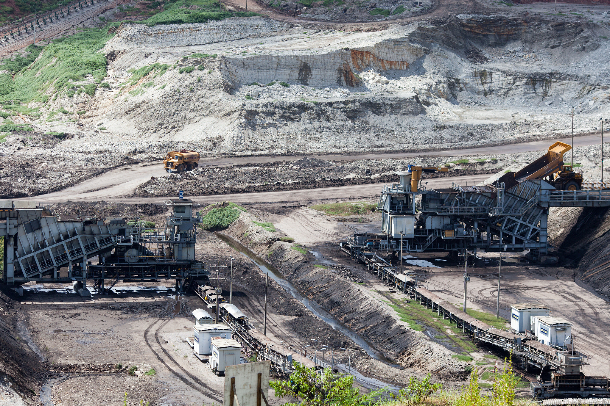 "世界稀土之都"内蒙古白云鄂博矿床,是世界上最大的稀土矿之一