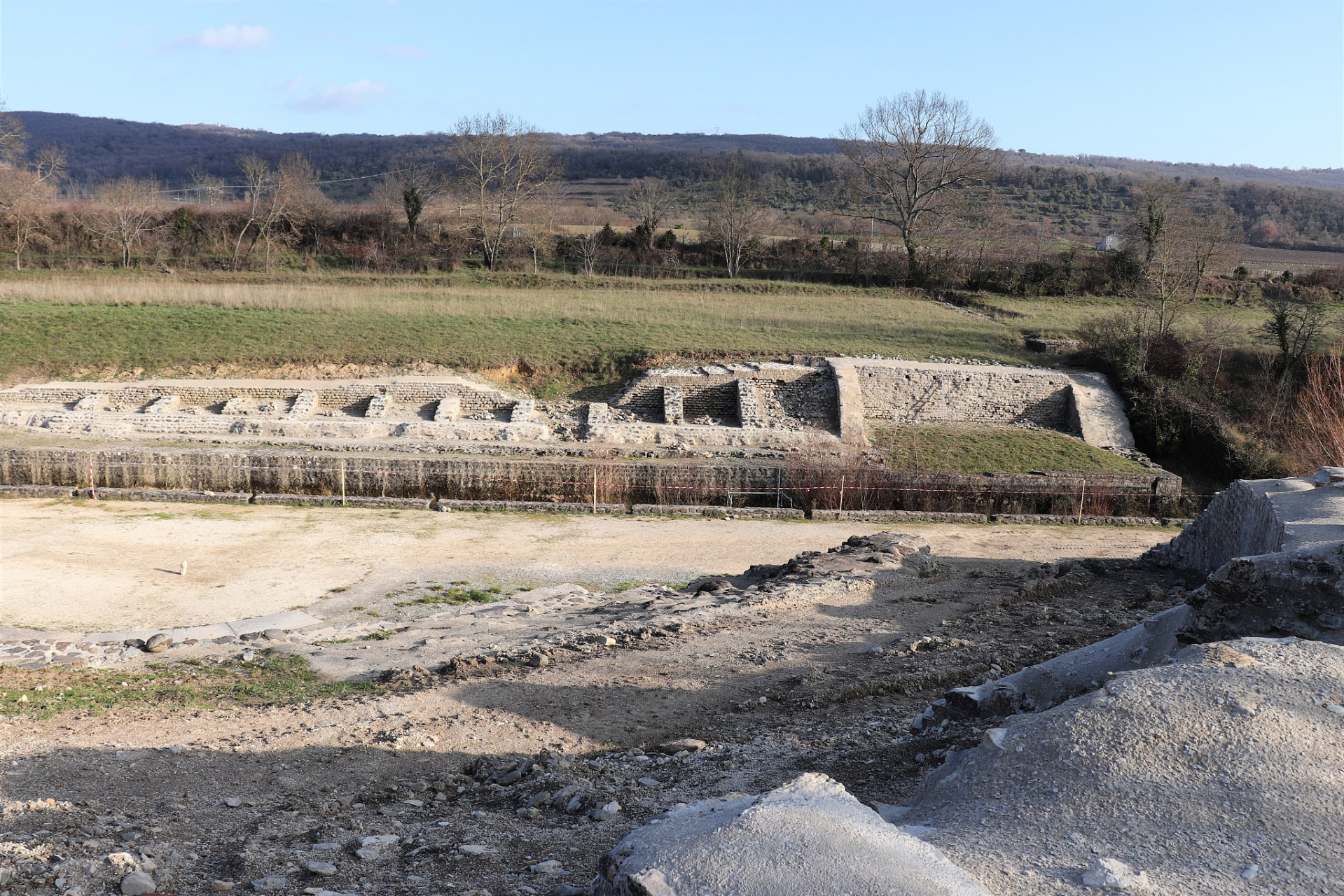 清柳条边遗址是一处古代边墙,见证了清王朝为保障盛京特权利益而修筑