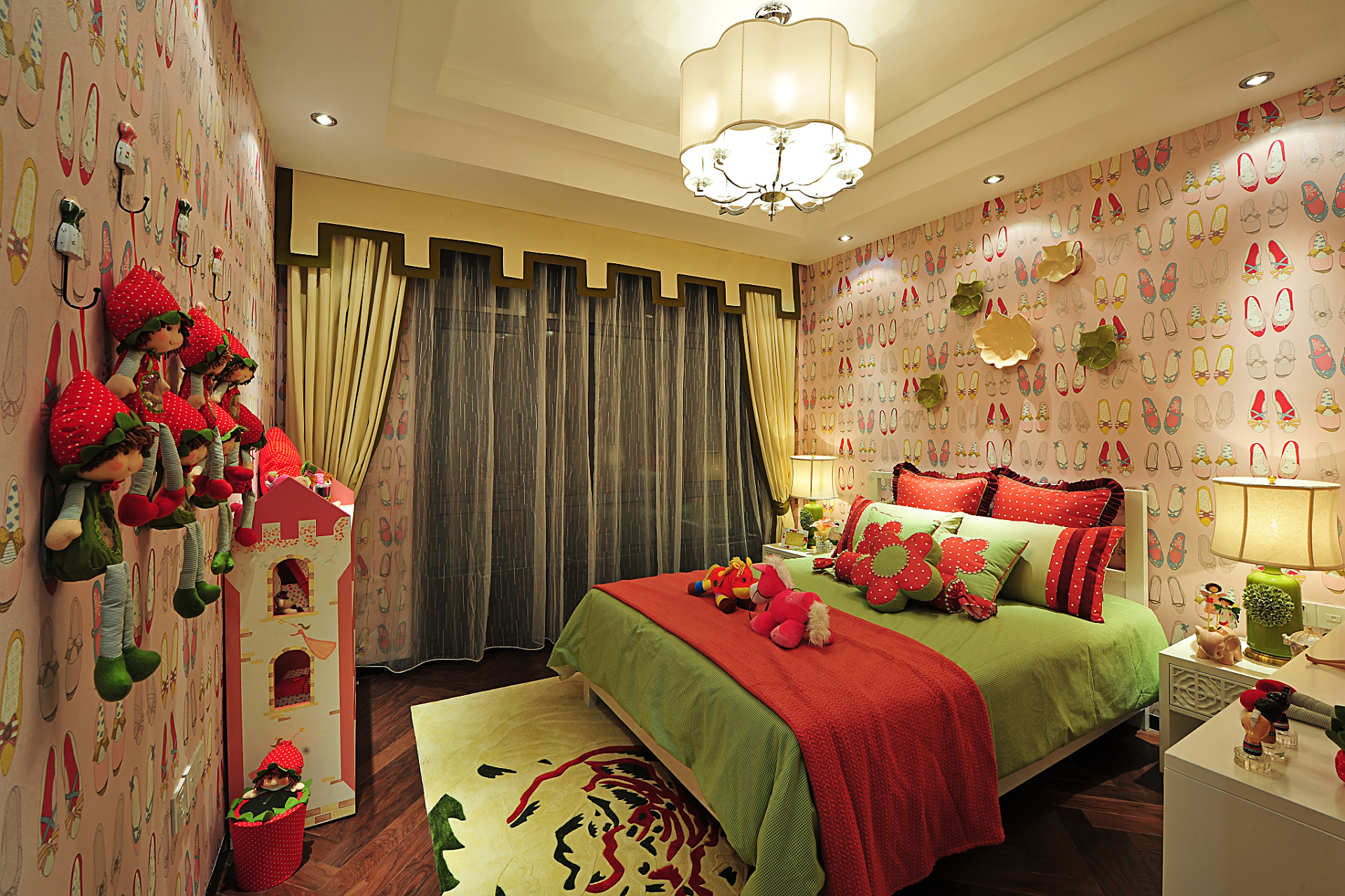 4,婚房放置饰品的宜忌 洞房中装饰布置力求朴素,高雅,床头不宜摆放