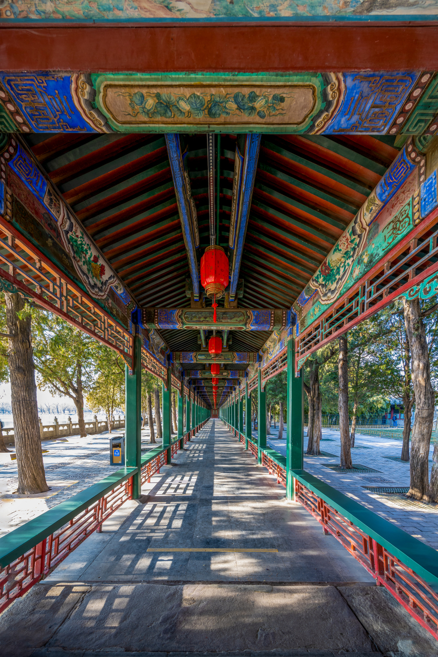 穿越时空的旅行# 颐和园长廊,被誉为世界上最长的画廊,是一座艺术的