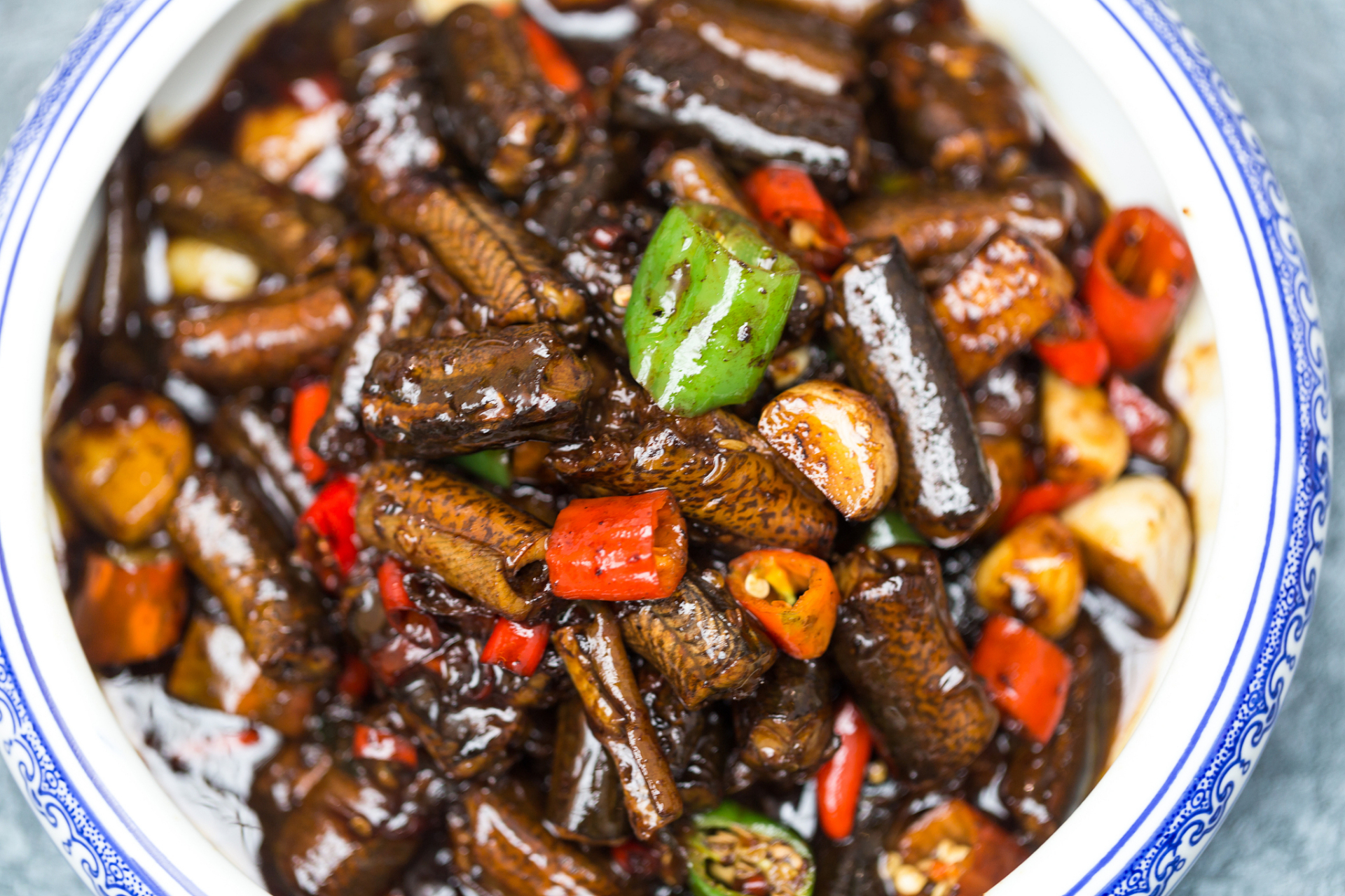 在宁乡,有一道令人垂涎欲滴的美食——口味蛇.