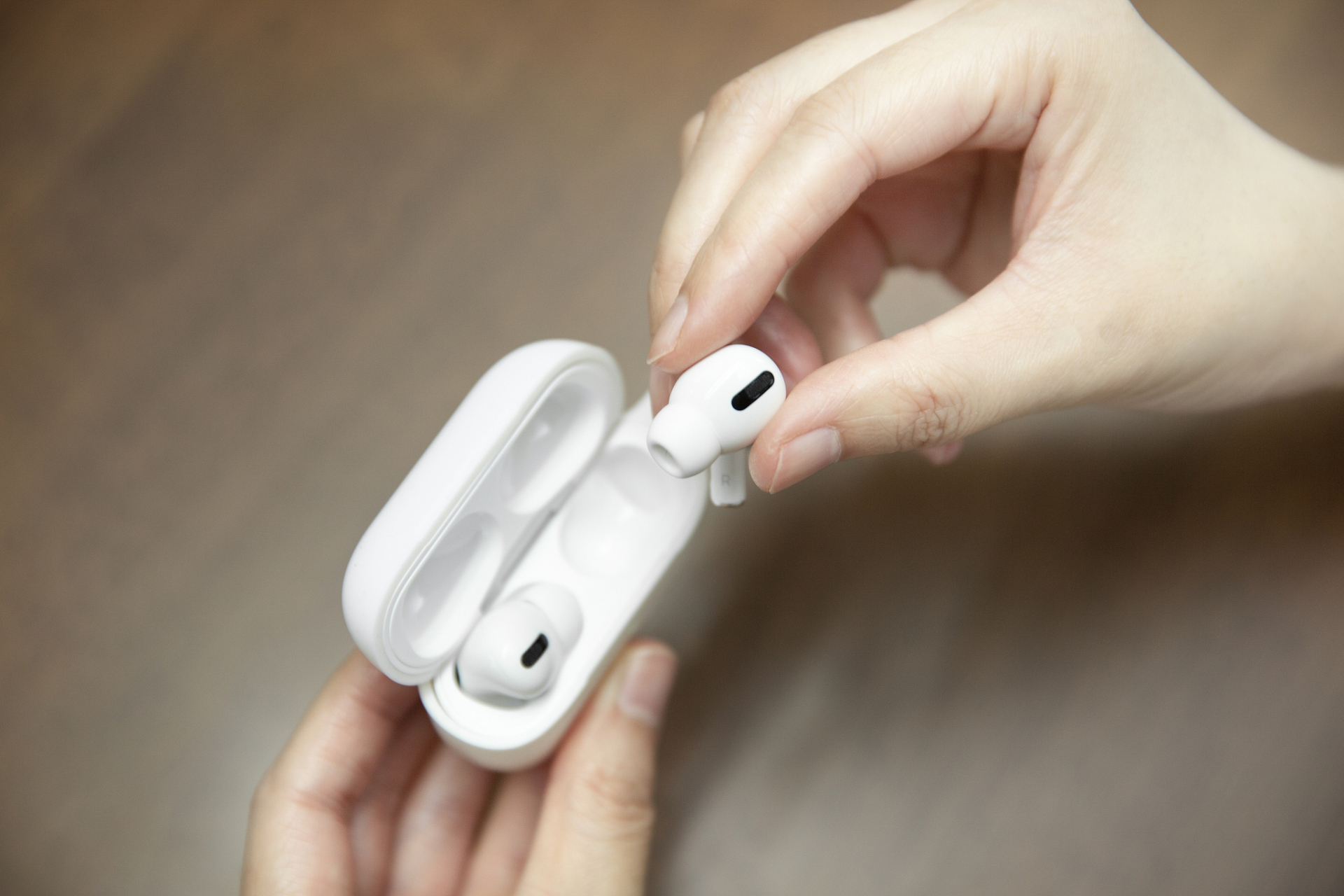 今天我要给大家分享一个超级棒的秘密——apple airpods pro耳机!