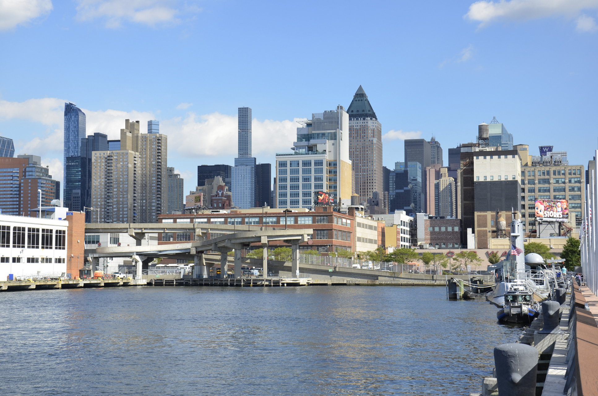 加拿大首都渥太华,也是加拿大第四大城市,政治和工业技术中心.