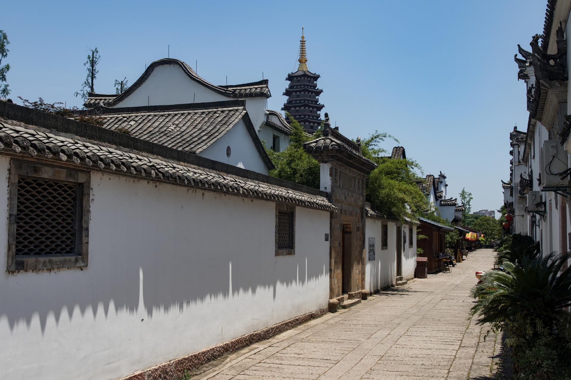 在慈城古县城,不仅可以欣赏到古建筑之美,还能深入感受儒家文化的底蕴