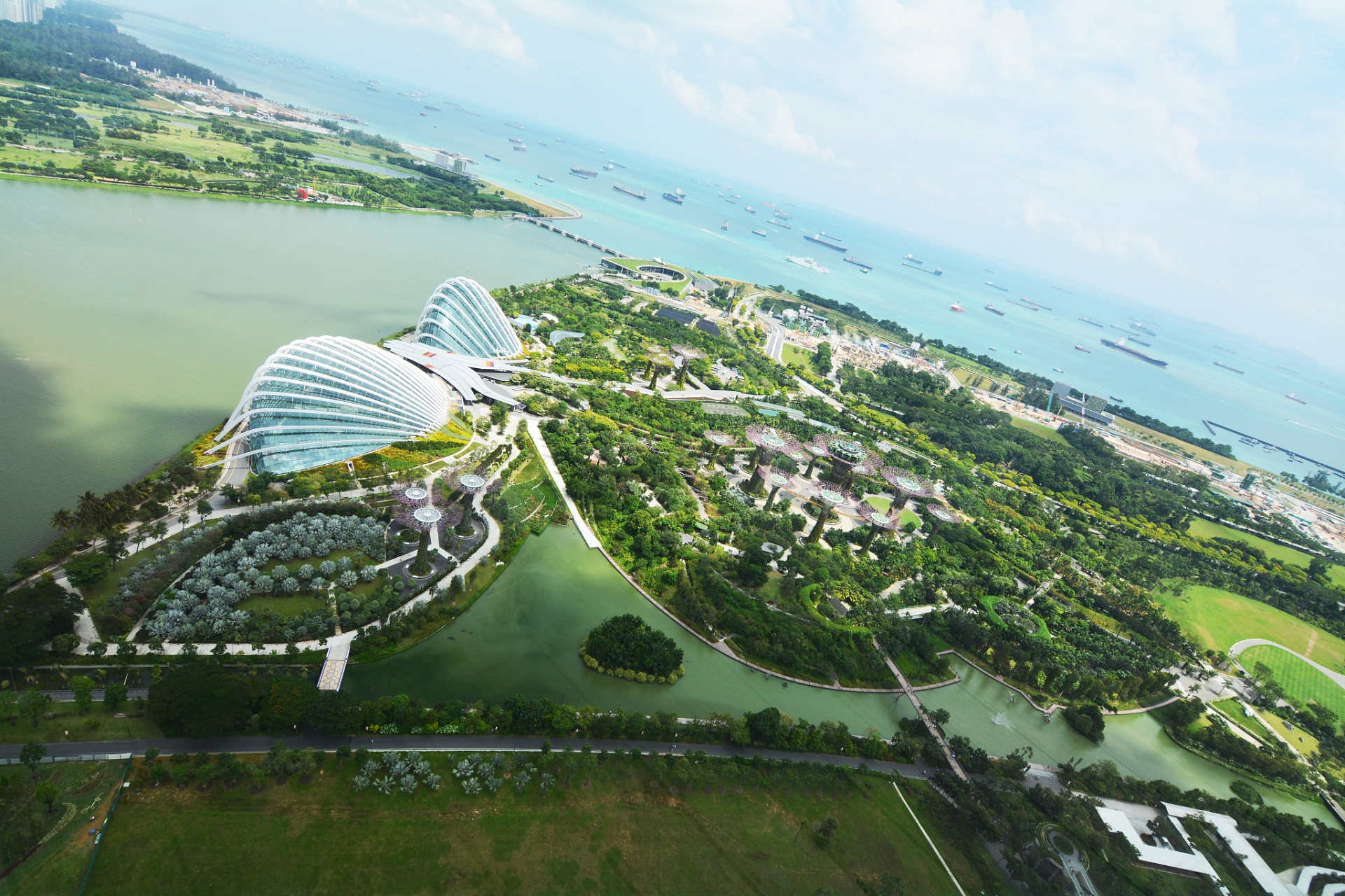 太湖龙之梦二日游旅游攻略:第一天参观动物世界和太湖湿地公园,晚上