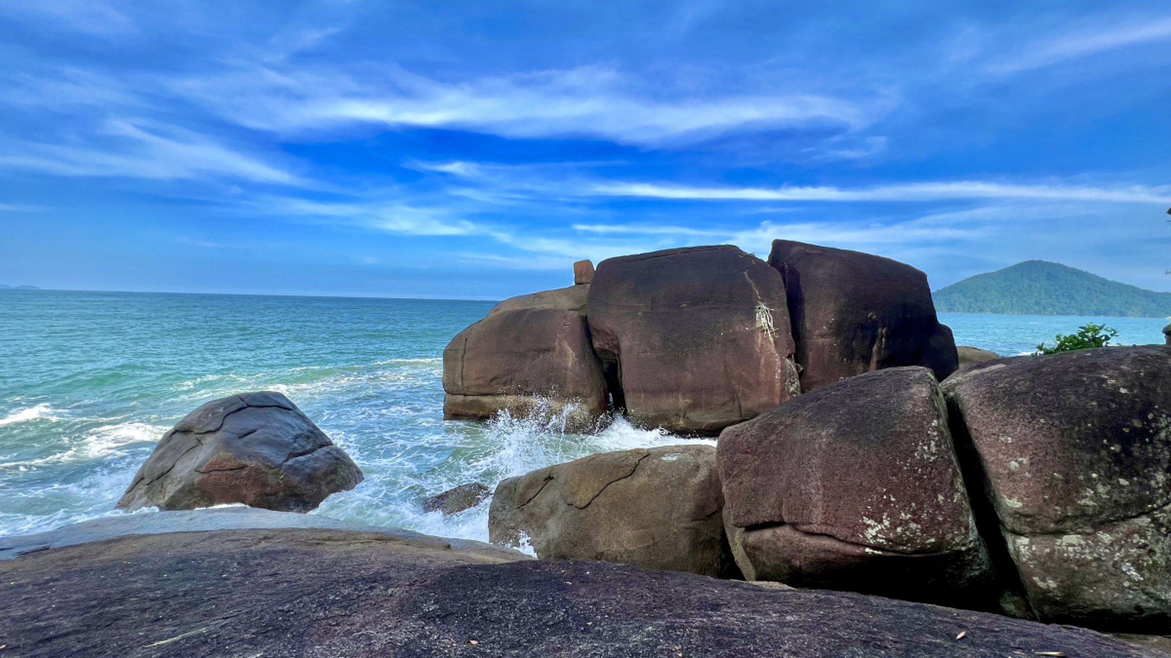 嬉行记# 三亚海角一号,作为一座旅游景点,自其建成之日起,就成为了