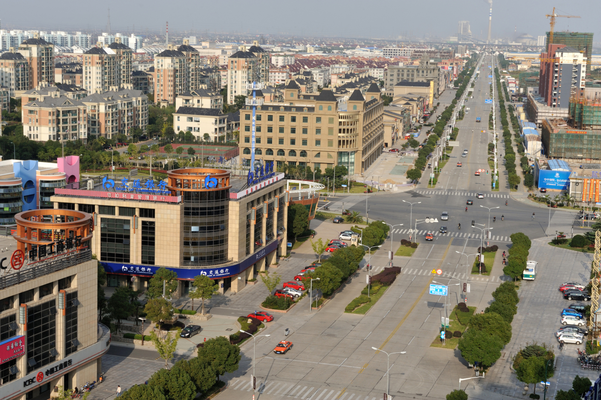 鄄城县位于山东省菏泽市,历史悠久,文化底蕴深厚.