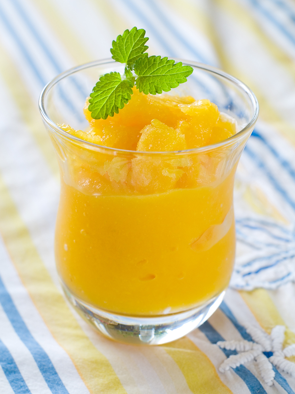 23 - 橙子冰沙92】橙子冰沙口感清爽,橙香四溢.