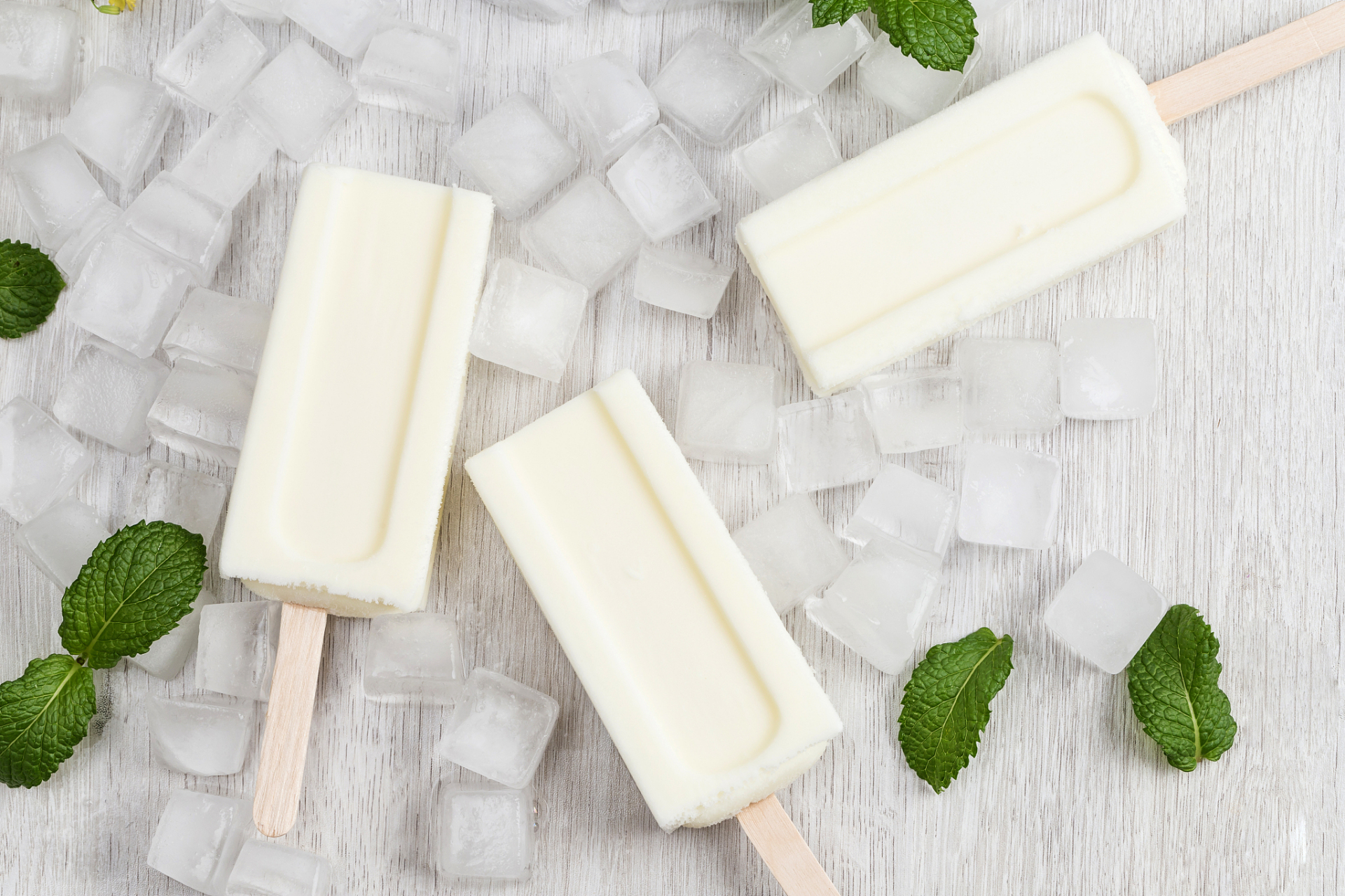 炎炎夏日,最喜欢吃冰冰凉凉的雪糕啦!