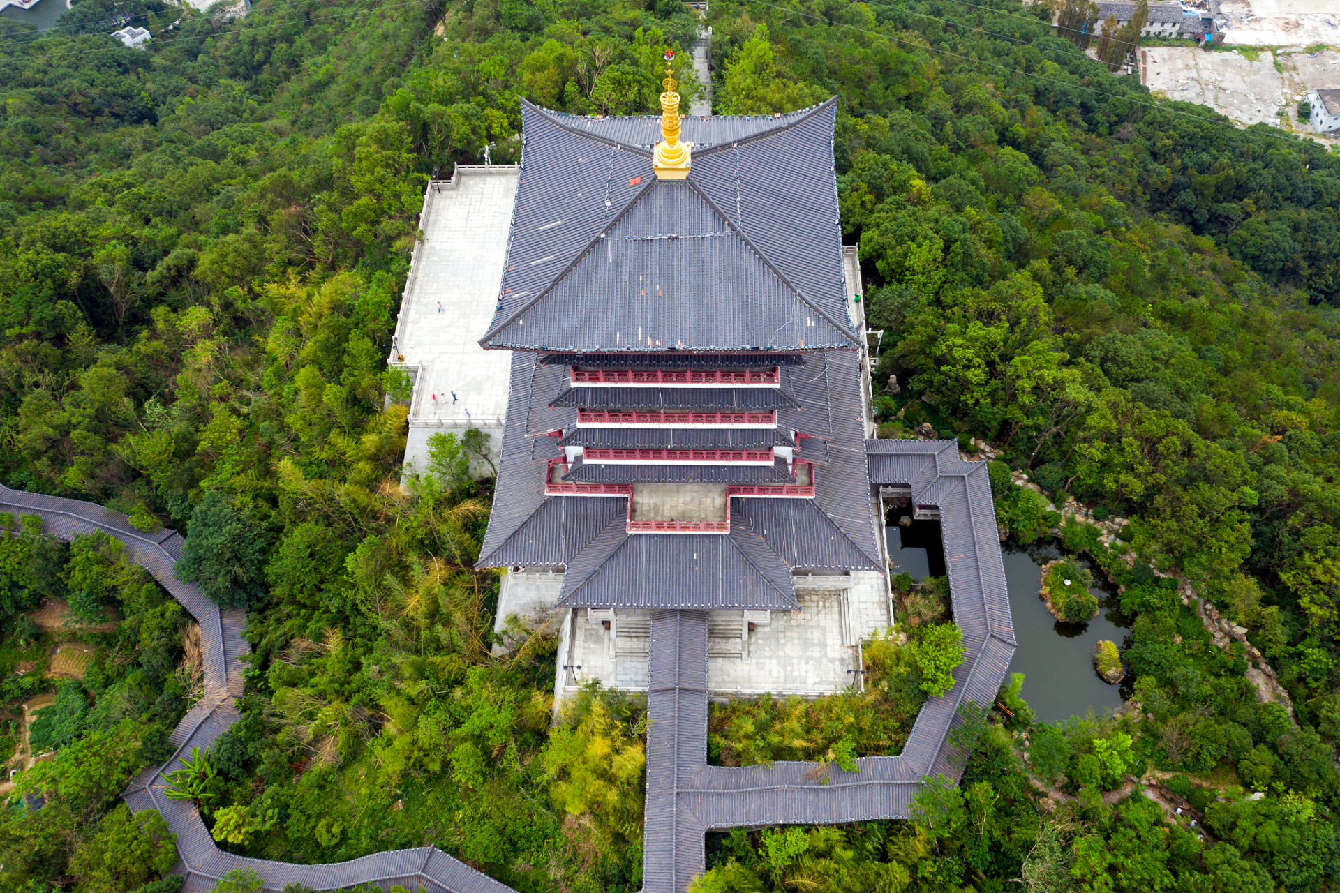 广东铜鼎山旅游区,位于风景秀丽的汕尾市,是一处集休闲,娱乐,观光于