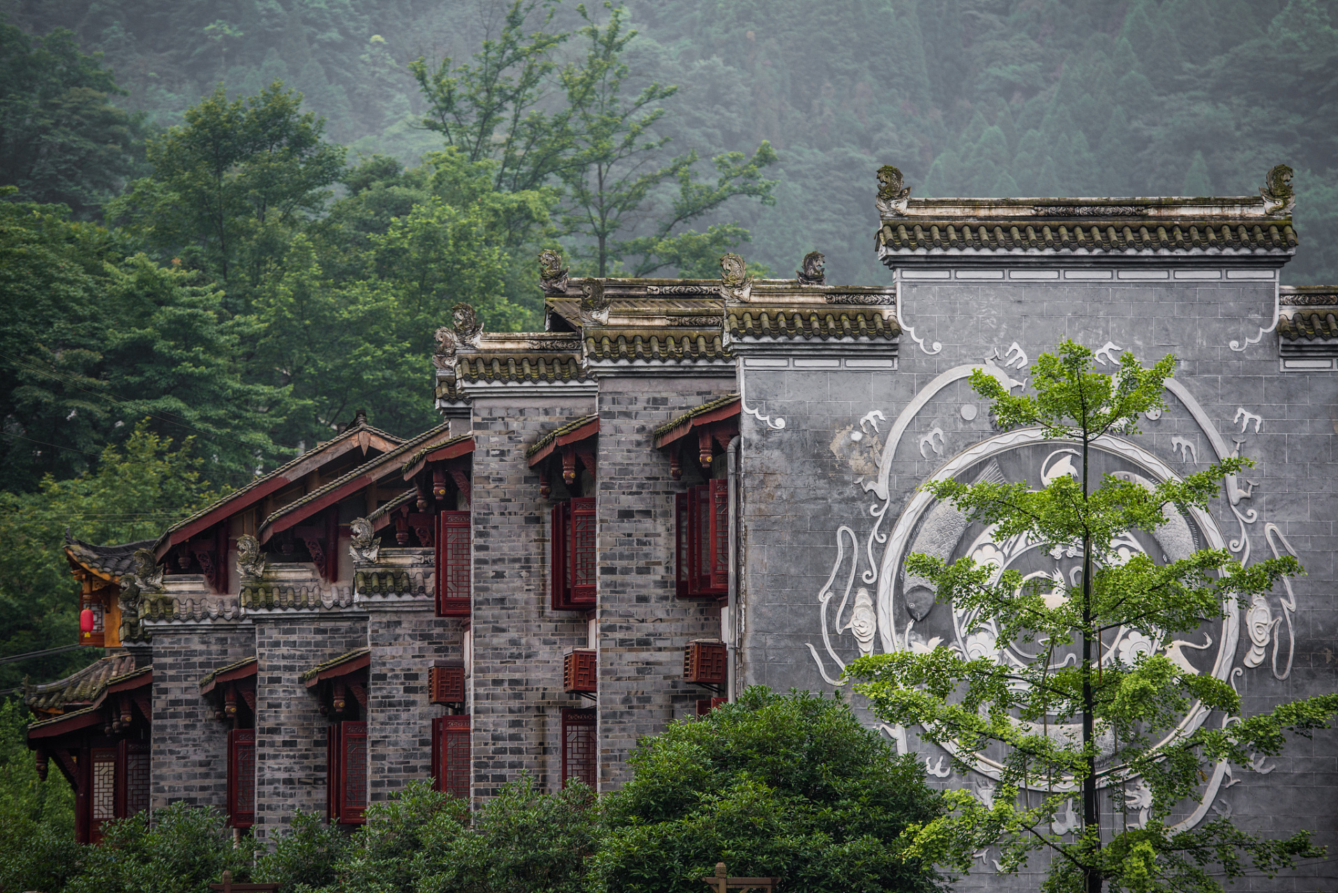 绵阳市北川羌城旅游区位于四川盆地西北部北川羌族自治县,由北川地震