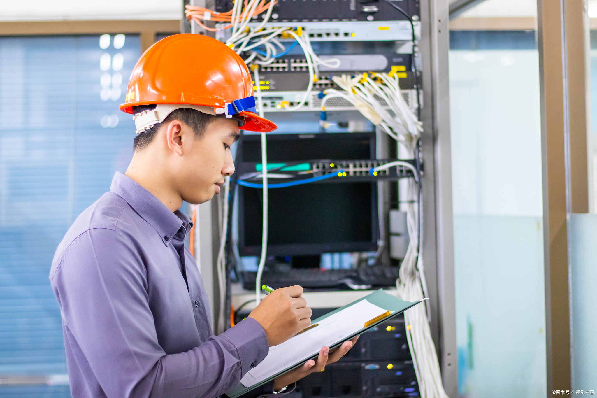 踏上职业巅峰:成为注册电气工程师的必备步骤