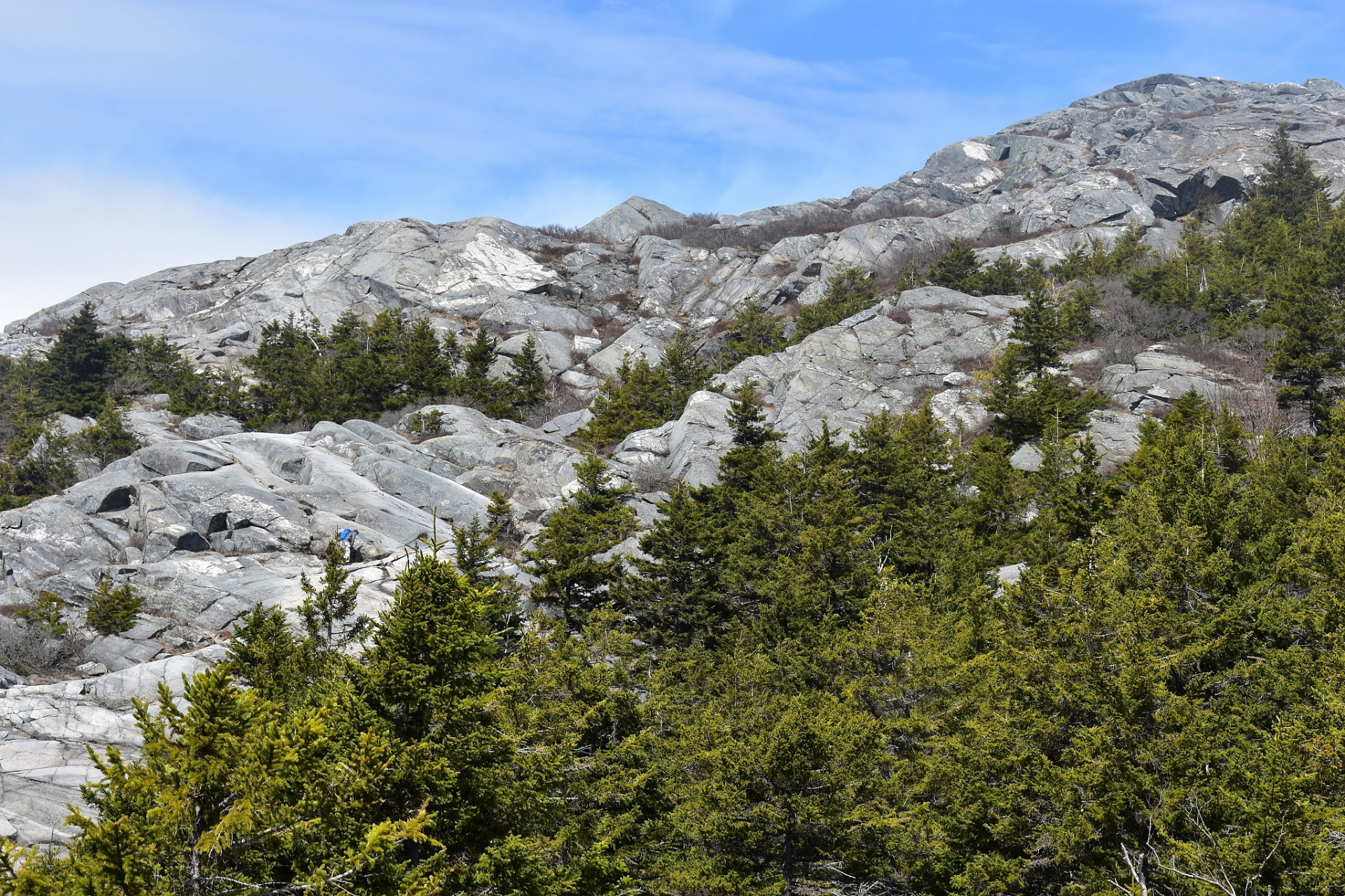 心定西再出发#定西市石门雪山位于甘肃省定西市通渭县,是一座喊拔