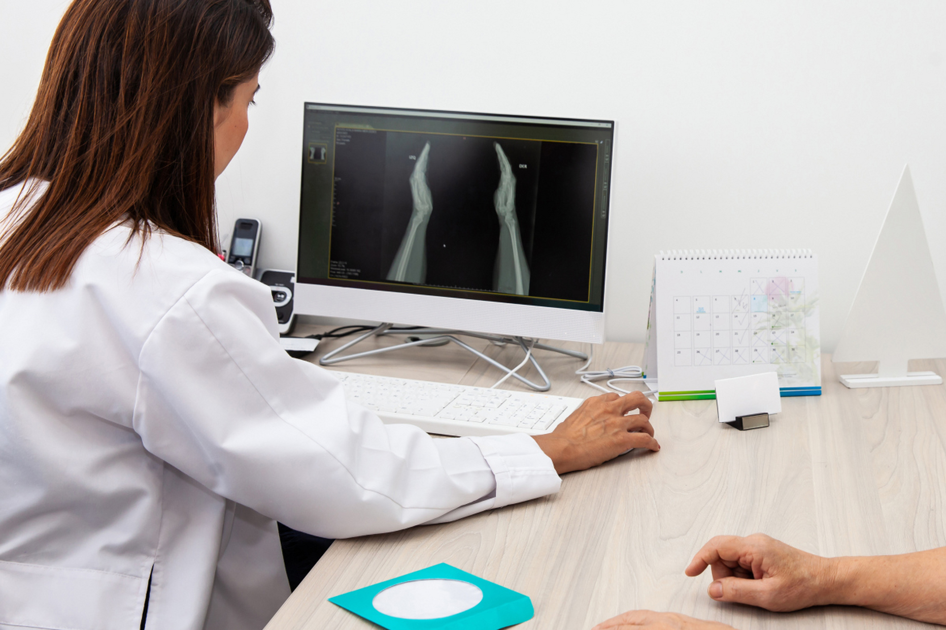 胸部x光检查:优点,缺点和其他影像学检查的比较 胸部x光检查是一种