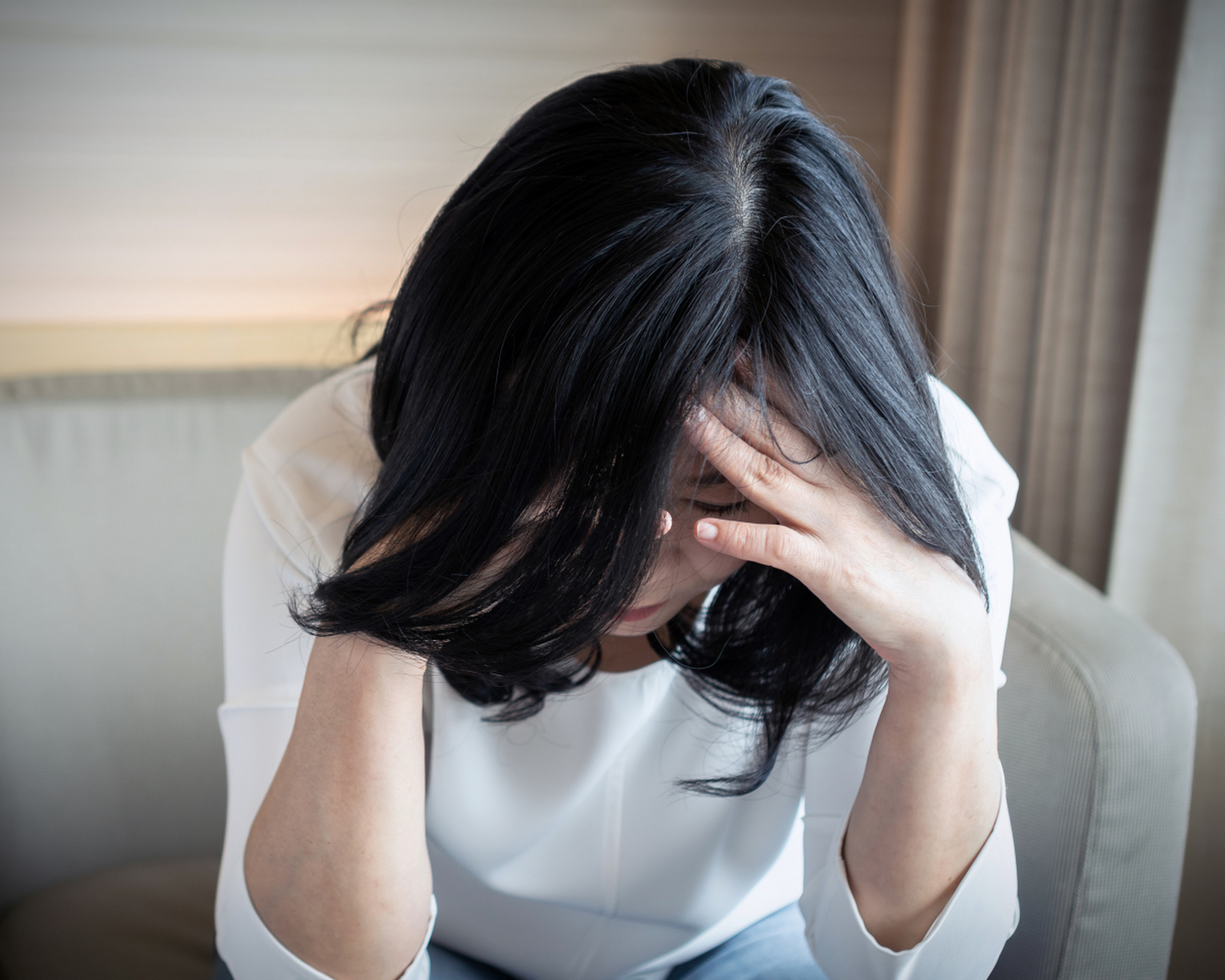 然而,在现实生活中,很多人在面对抑郁症患者时,往往会不自觉地陷入一