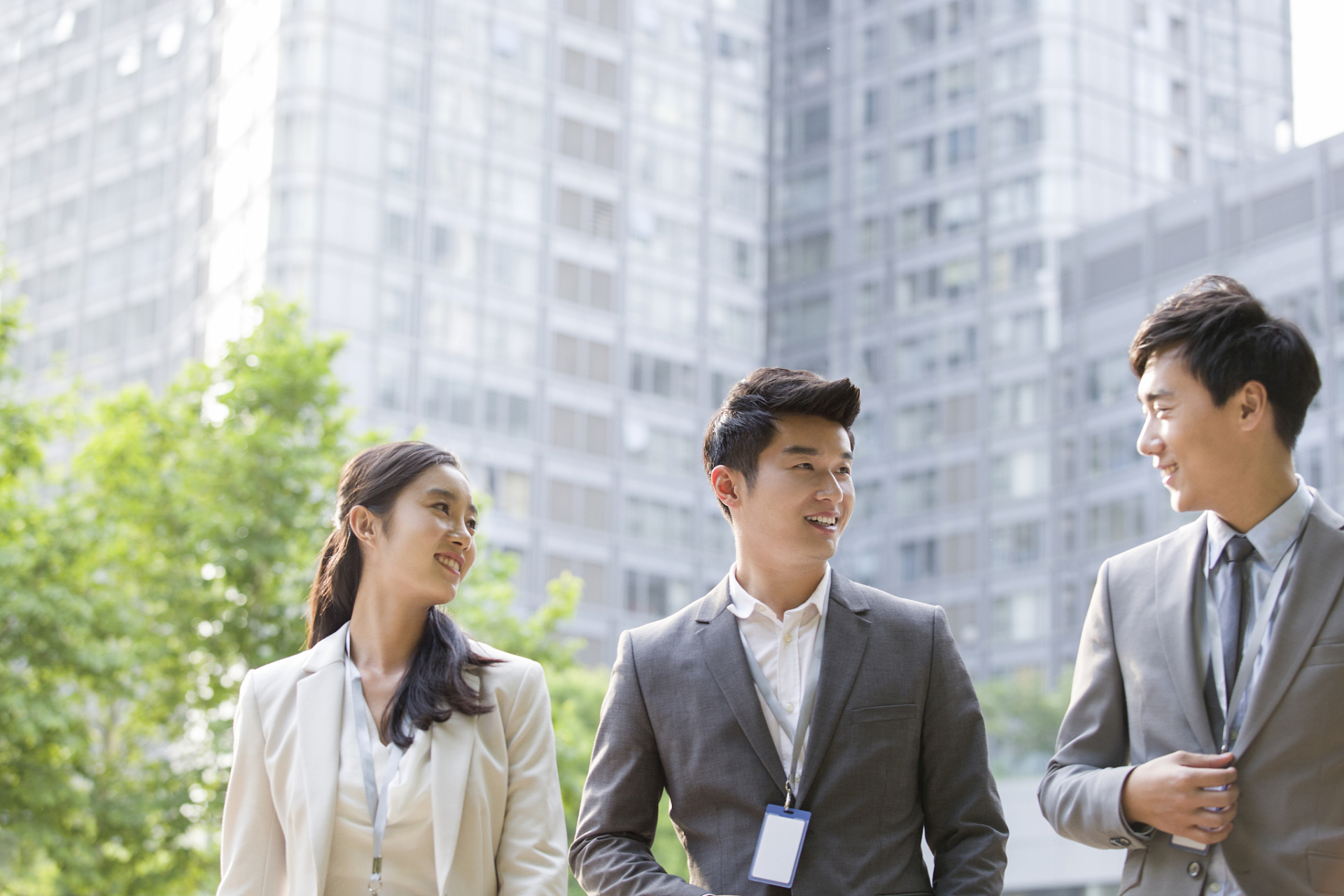 职场新人如何避免被人随意使唤#  作为一名职场新人,和上司同事相Ζ