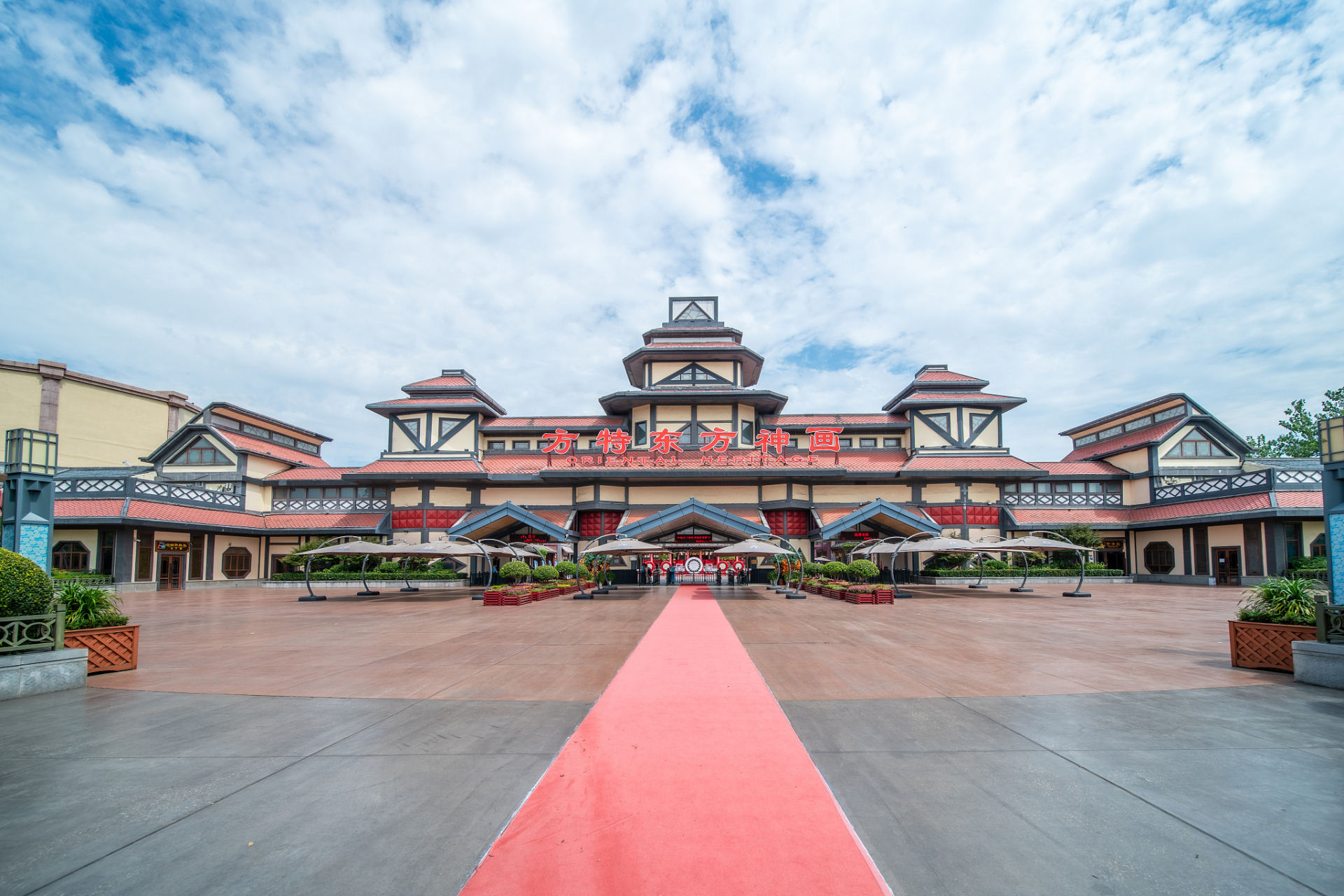 宁波方特东方神画,位于杭州湾新区跨海大桥南岸,不仅是一座大型高科技