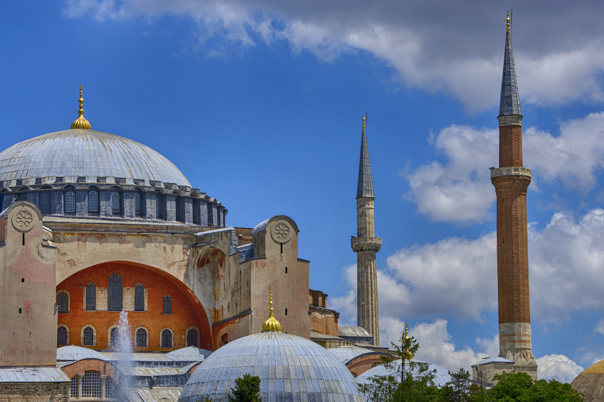 跨年创作挑战赛# 圣索非亚大教堂是拜占庭式建筑的代表作,其独特的