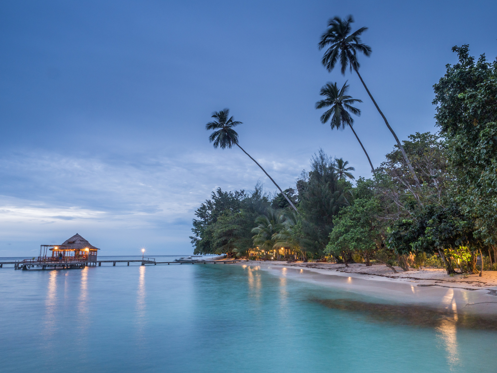 波拉波拉岛(bora bora,或博拉博拉岛)太平洋东南部社会群岛岛屿.