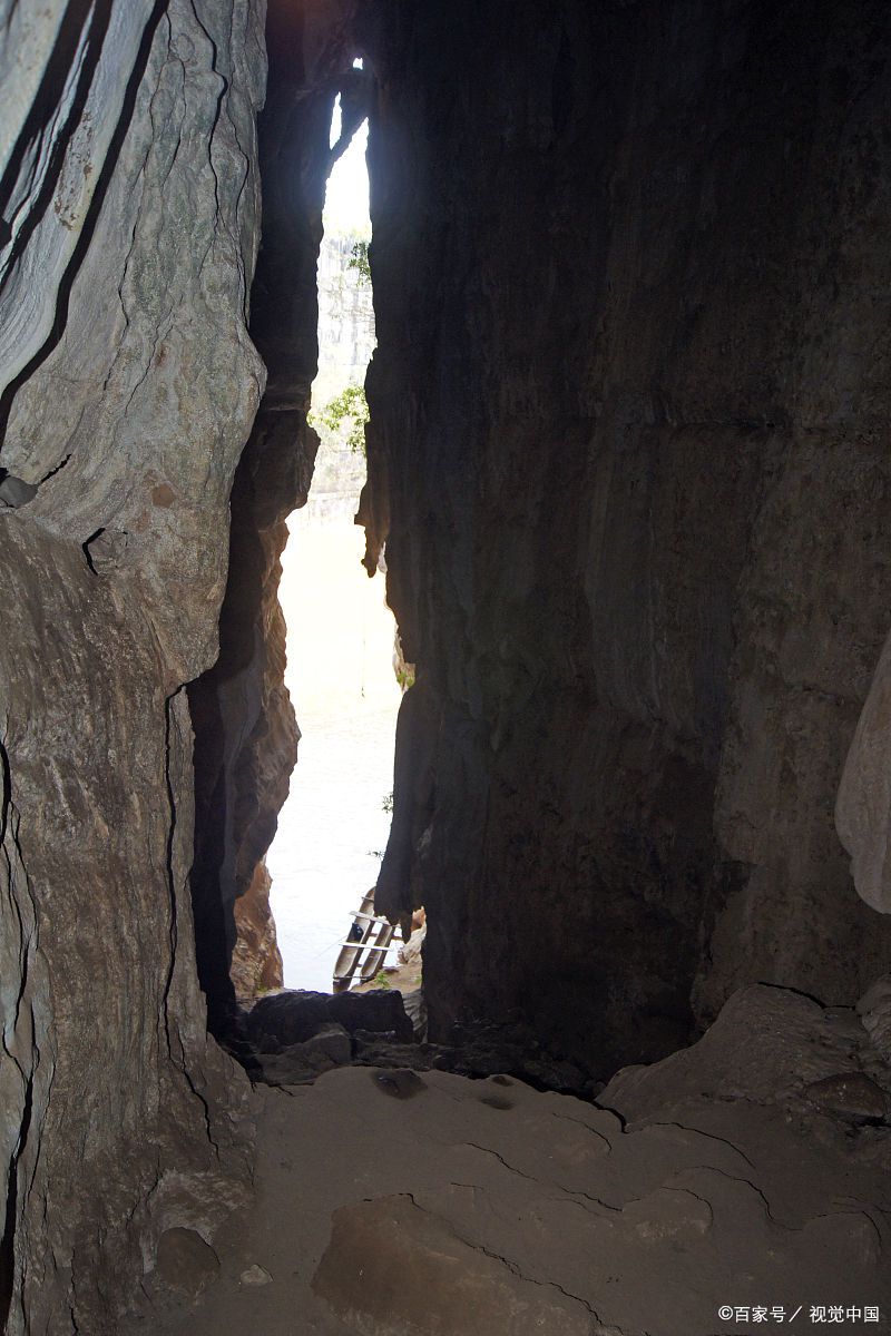 不同地点的一线天特点 武夷山一线天:武夷山的一线天以惊险幽邃著称