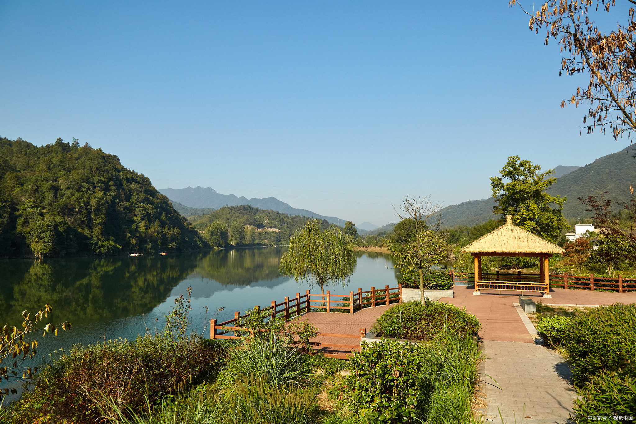 千鹭湖景区位于福建省龙岩市武平县城厢镇,是国家4a级旅游景区,也是