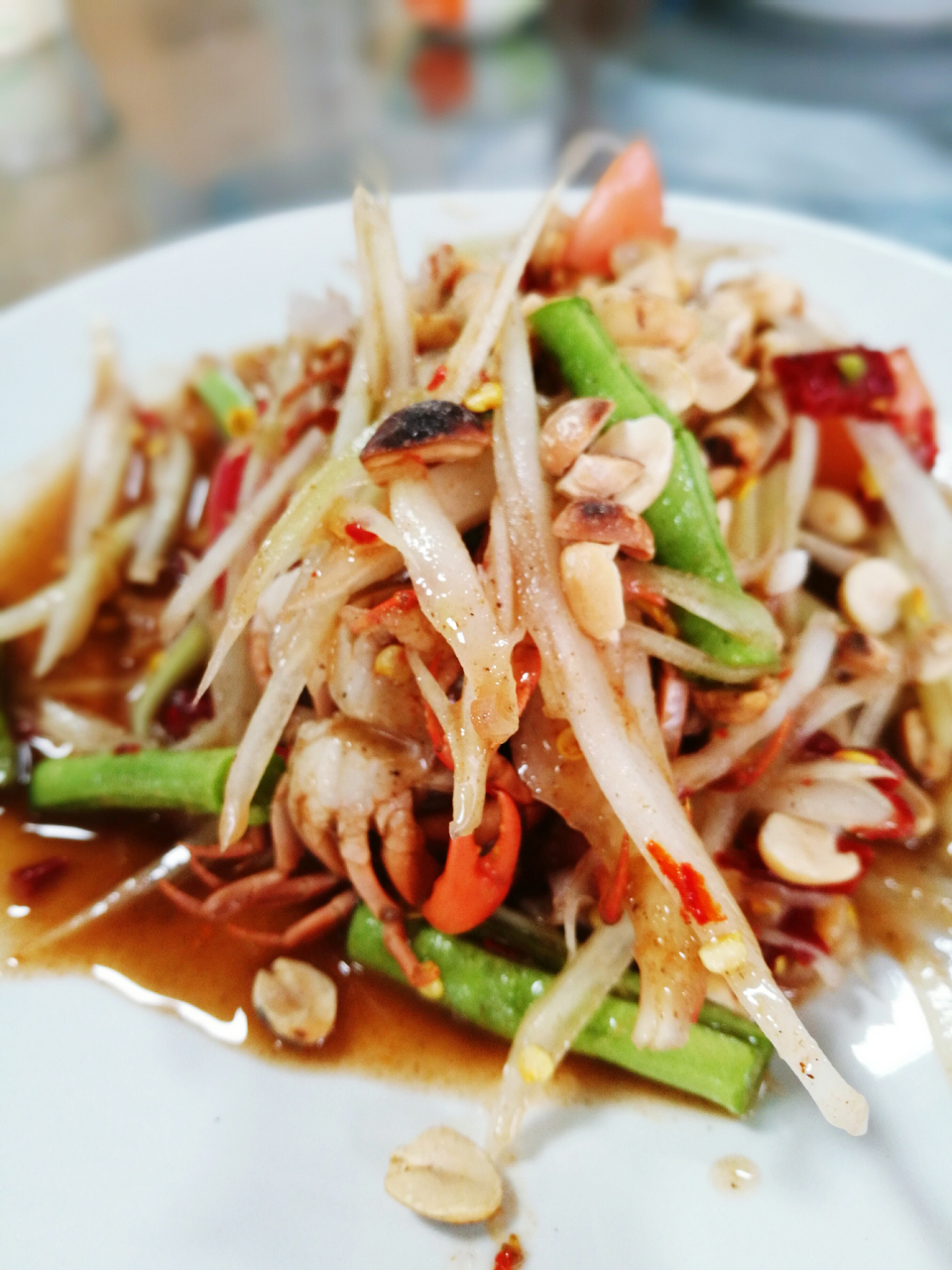 今天闲来无事,我和朋友去了一家新开的餐厅,名叫"肚丝乱蒜".