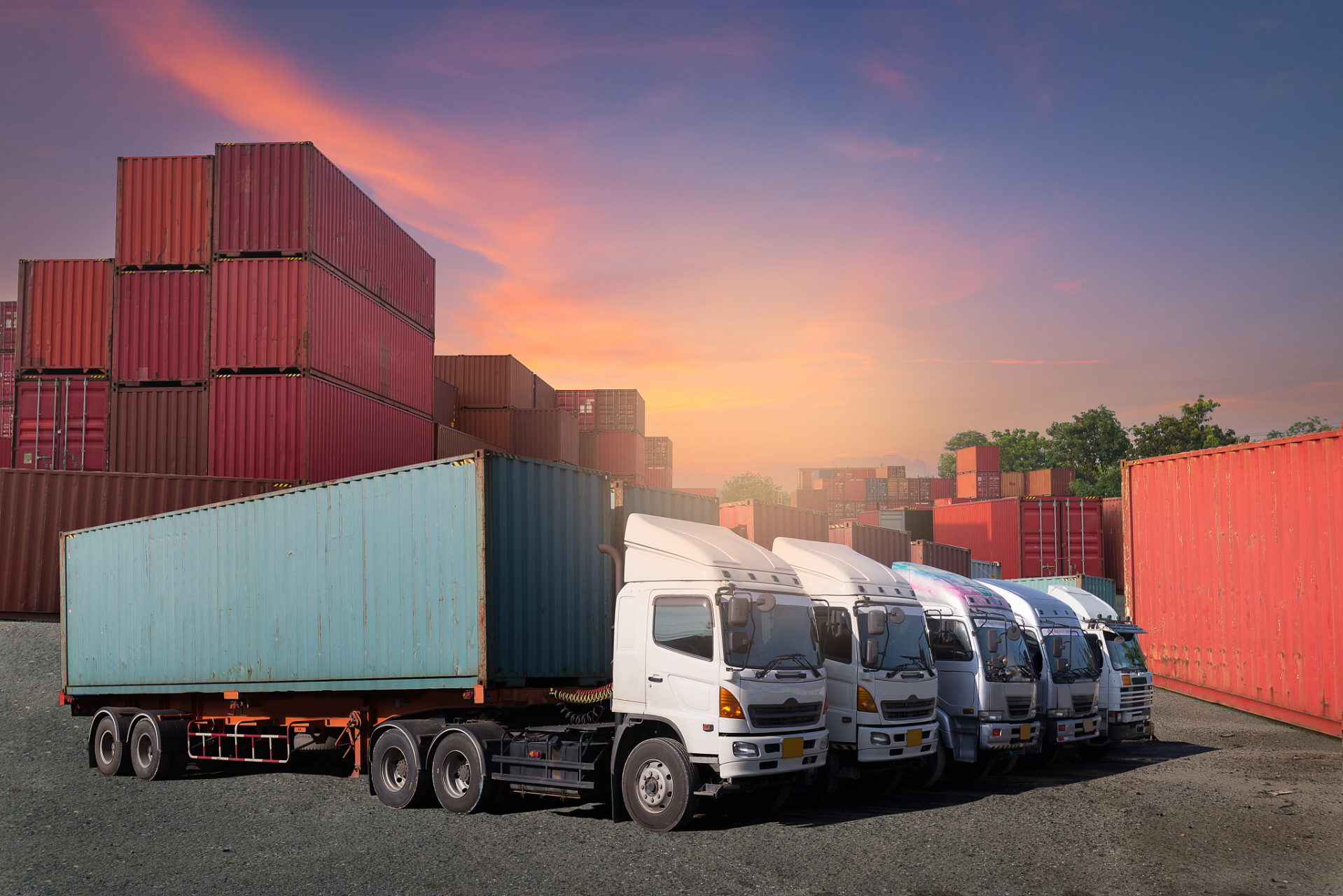 它们提供各种物流服务,以满足客户的货物运输需求.