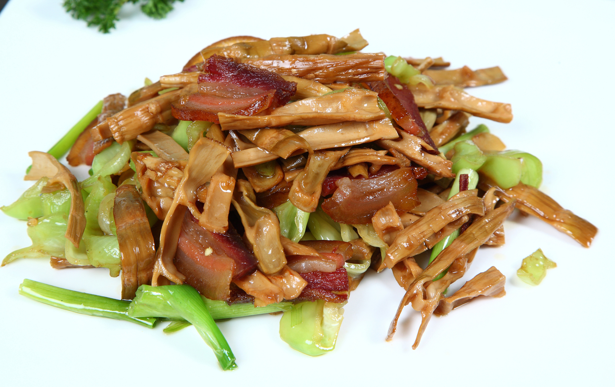 亚运fun体验# 杭州的笋干焖肉是一道特色的家常菜,以笋干和猪肉沃主