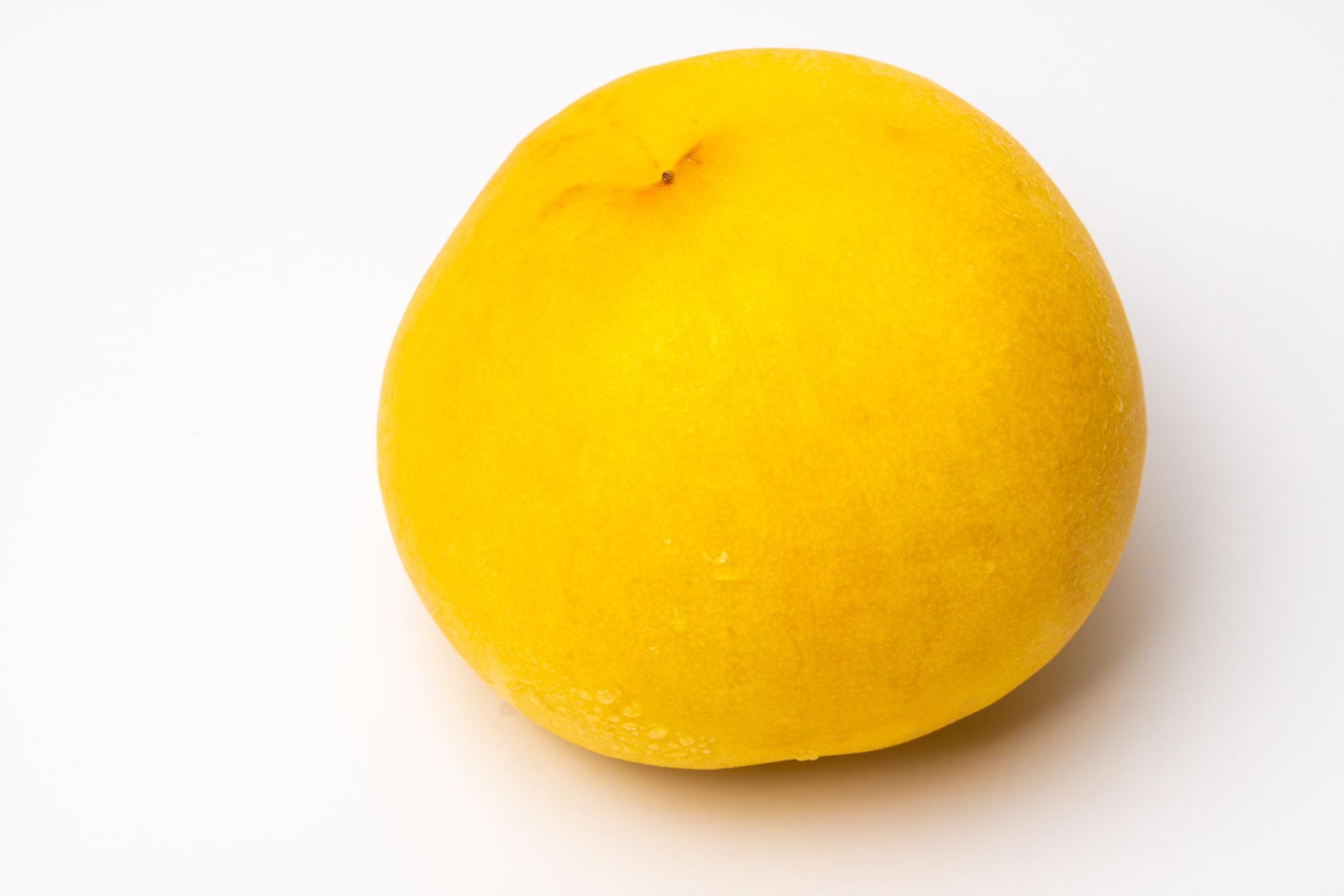 选择购买黄桃时,要综合考虑品质,口感和安全等方面因素,确保能够购买