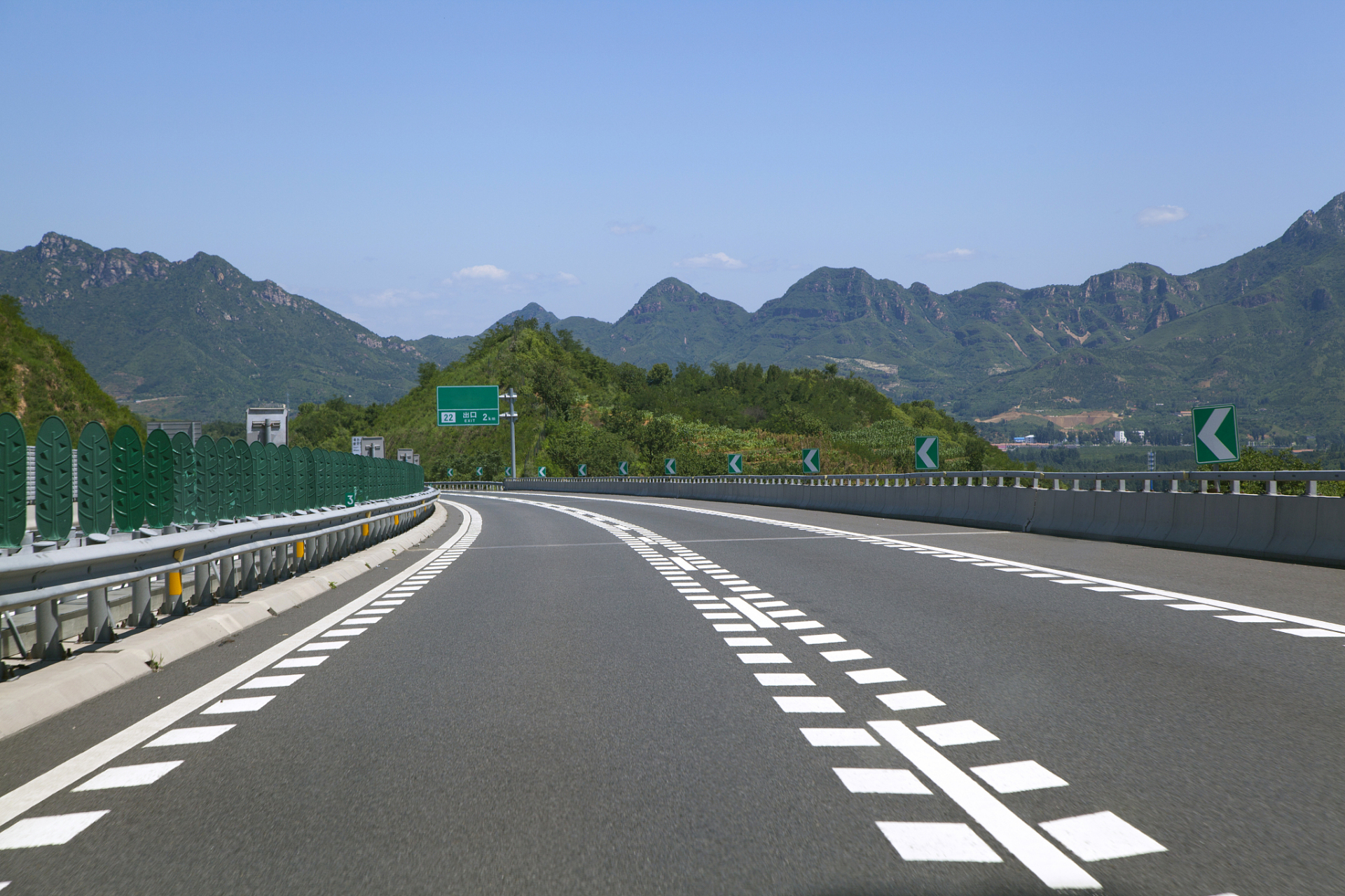 杭绍甬高速作为国内首条不限速高速公路,其开通运营将引发广泛关. .