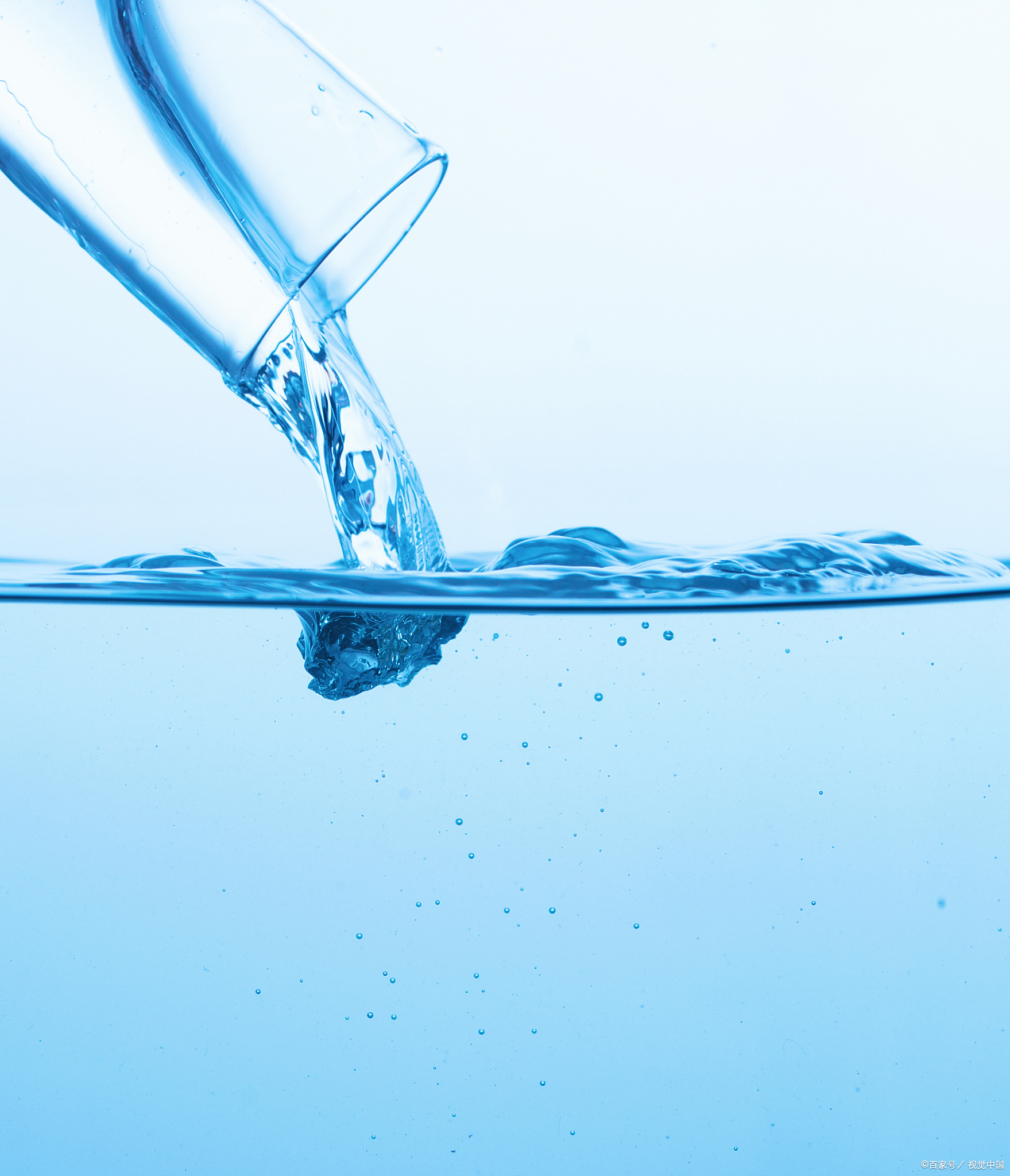 化妆品 保湿:化妆品中的保湿剂如甘油,透明质酸等,能吸收空气中的水分